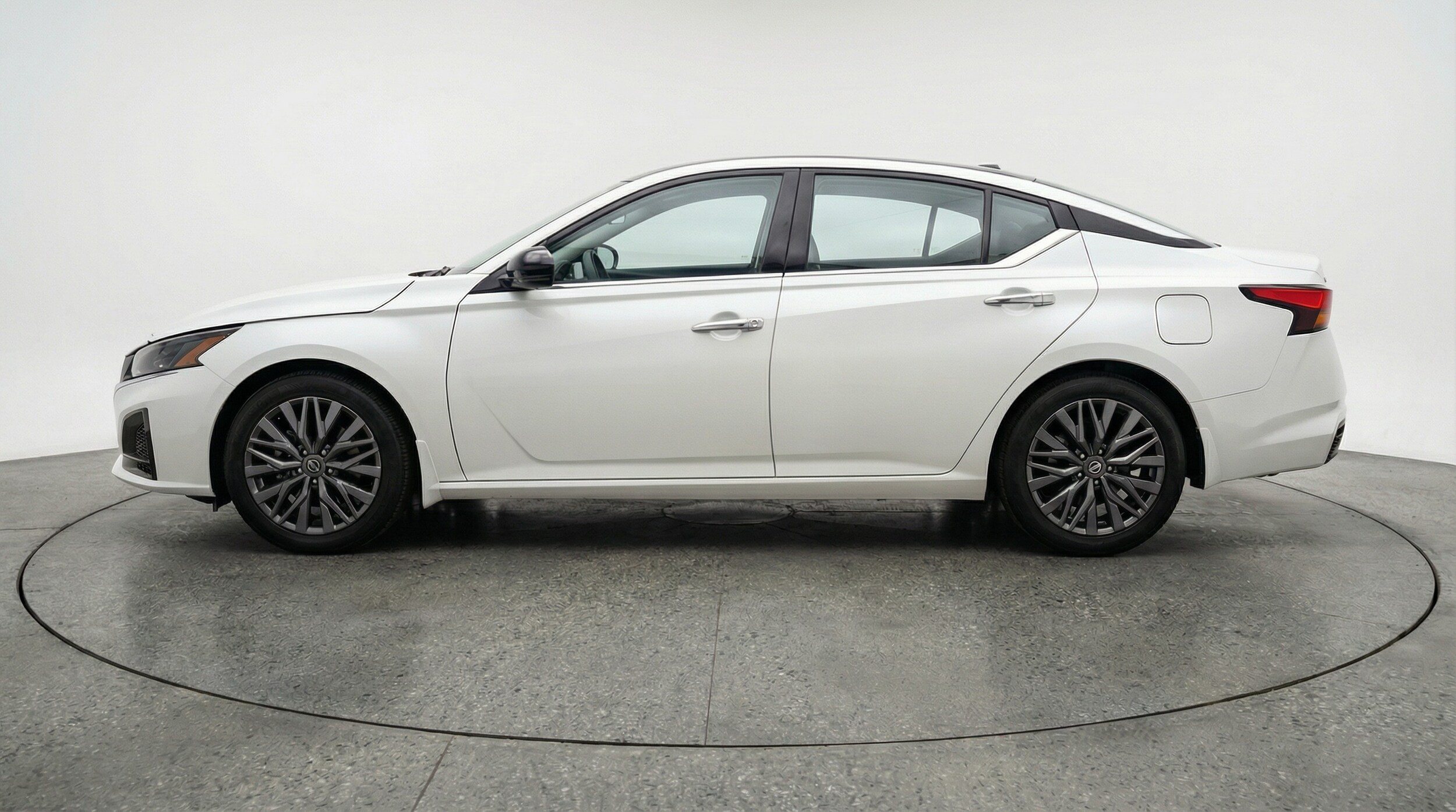 Thumbnail: 2025 Nissan Altima - 4