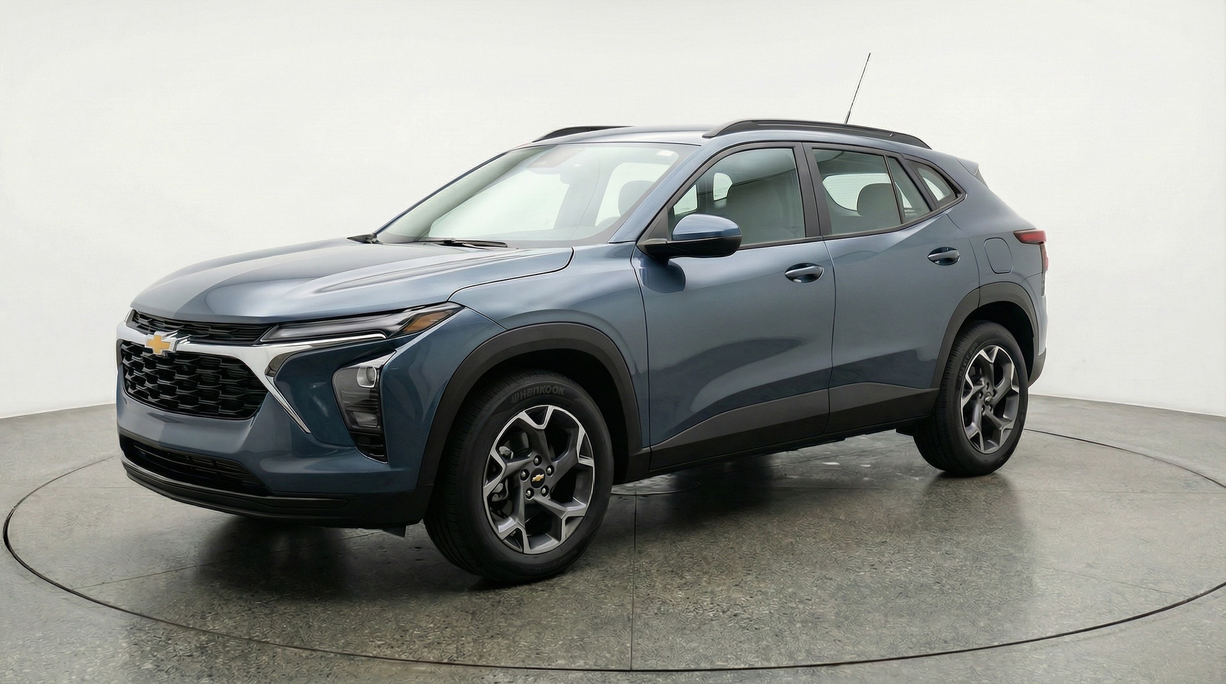 Thumbnail: 2025 Chevrolet Trax - 3