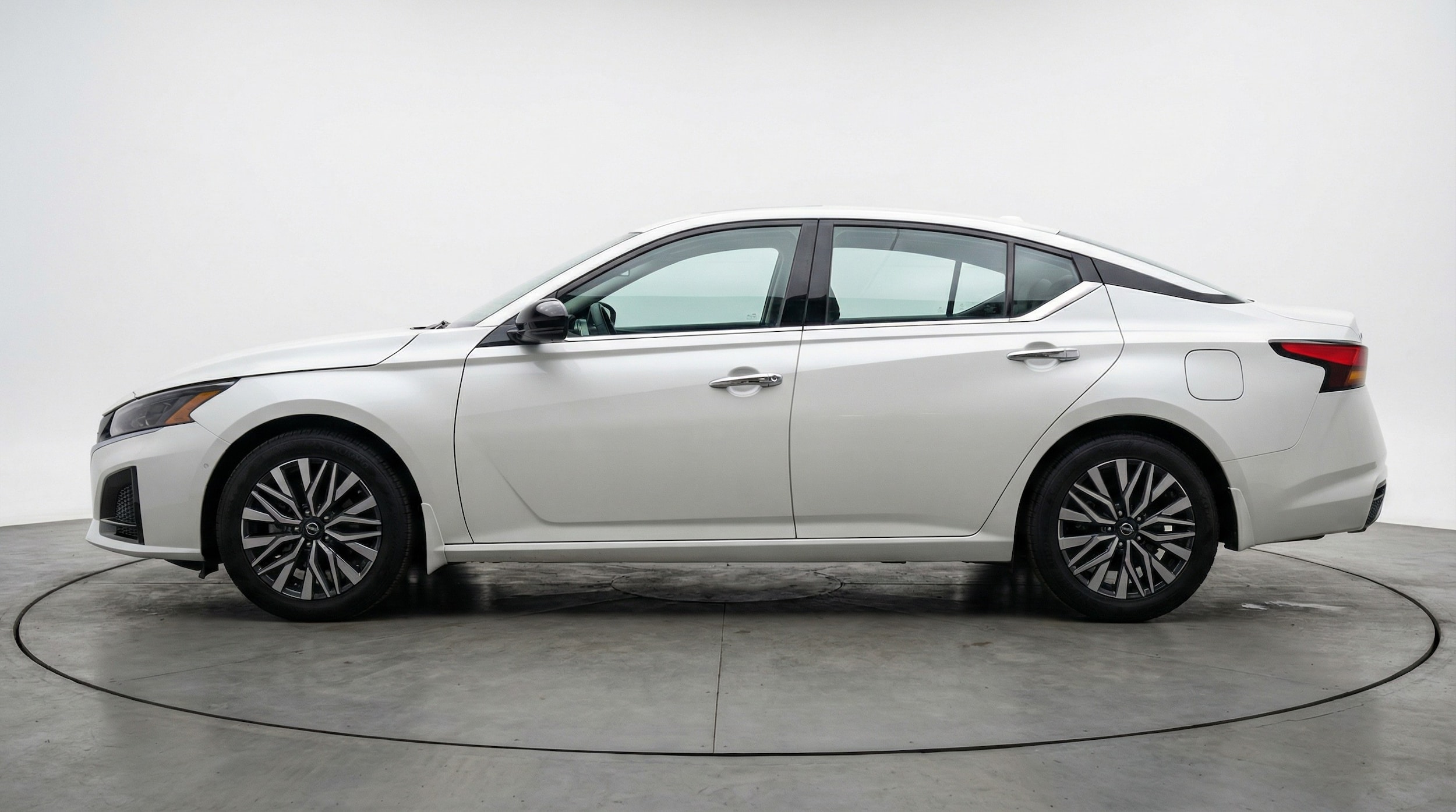 Thumbnail: 2025 Nissan Altima - 4