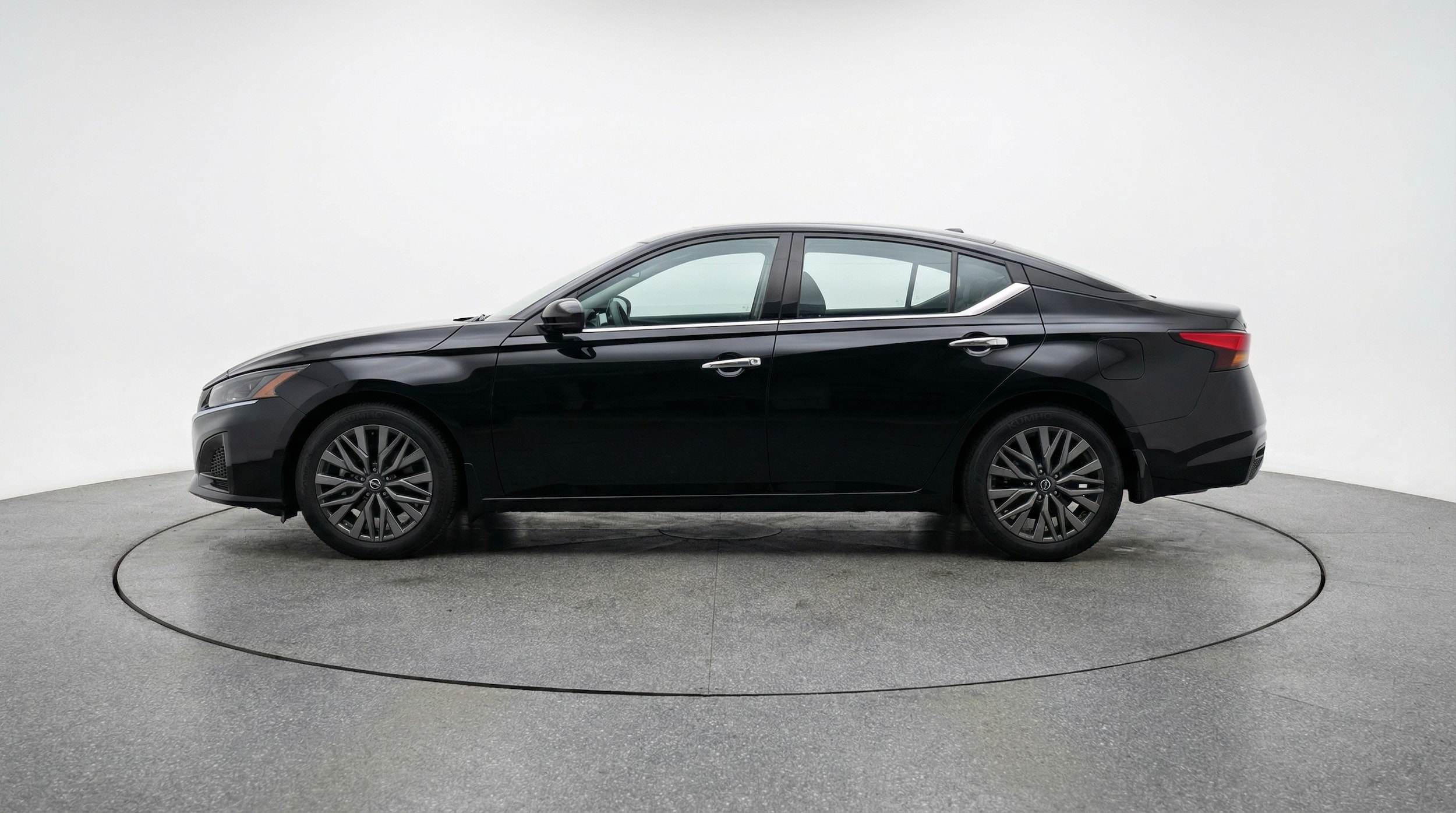 Thumbnail: 2025 Nissan Altima - 4