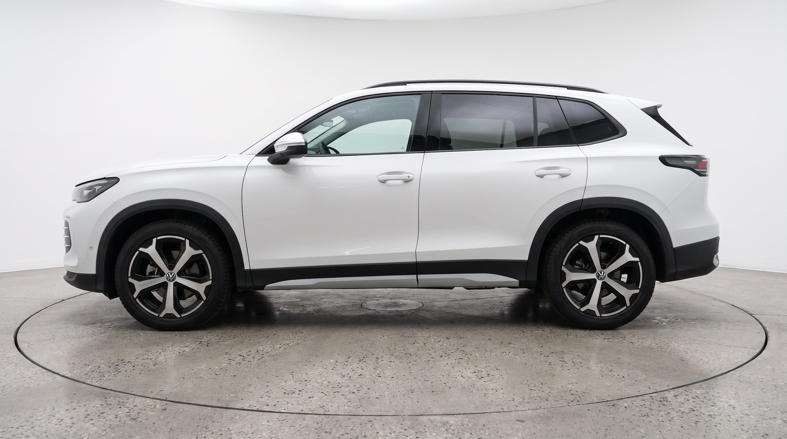 Thumbnail: 2026 Volkswagen Tiguan - 5