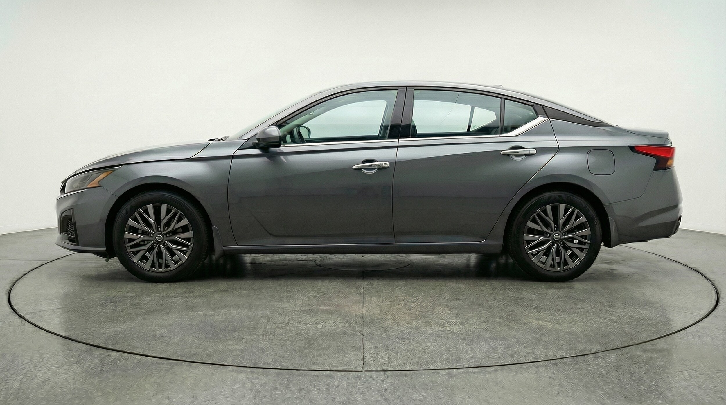 Thumbnail: 2025 Nissan Altima - 4