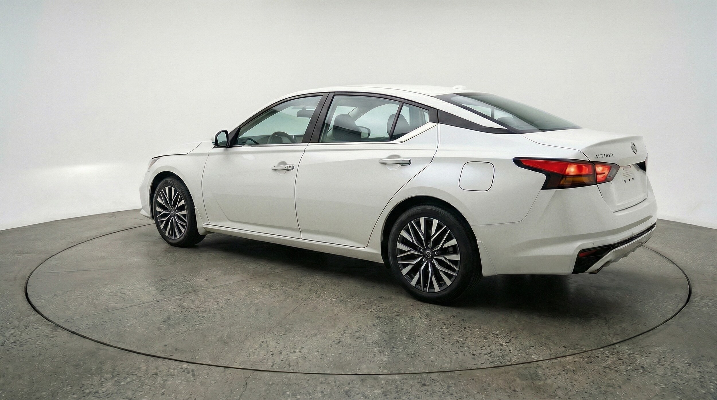 Thumbnail: 2025 Nissan Altima - 5