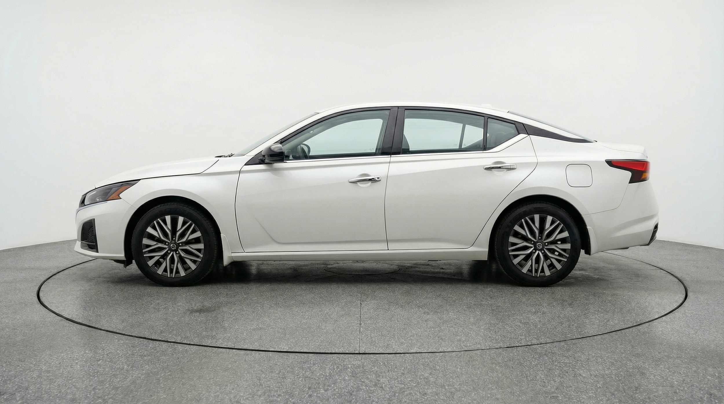 Thumbnail: 2025 Nissan Altima - 4