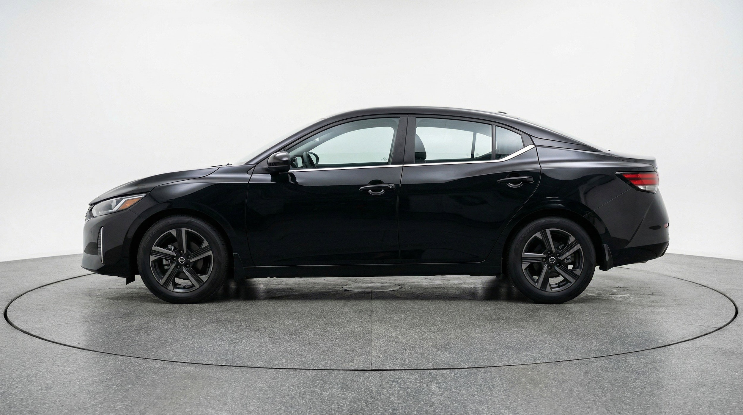Thumbnail: 2025 Nissan Sentra - 5