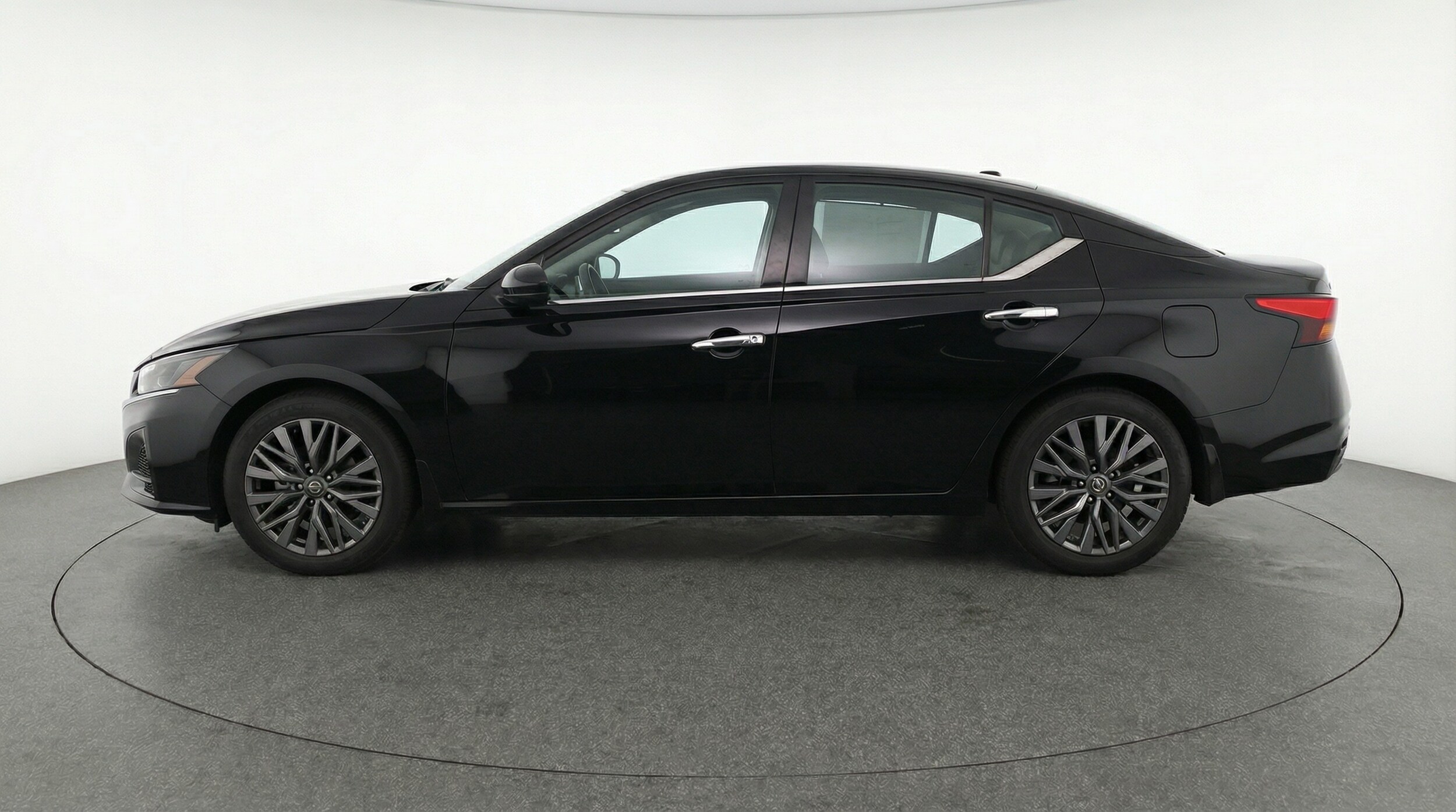 Thumbnail: 2025 Nissan Altima - 4