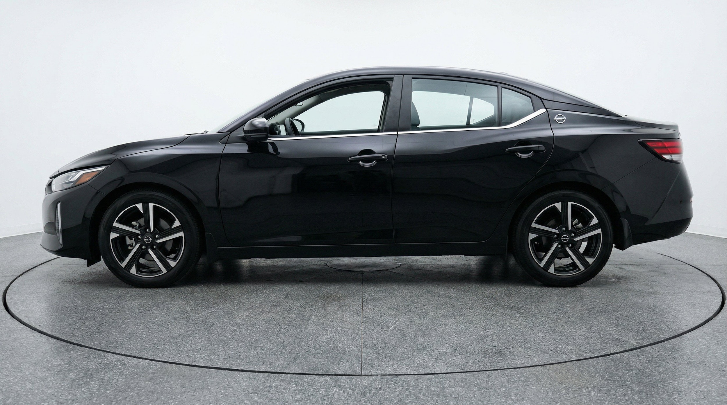 Thumbnail: 2025 Nissan Sentra - 5