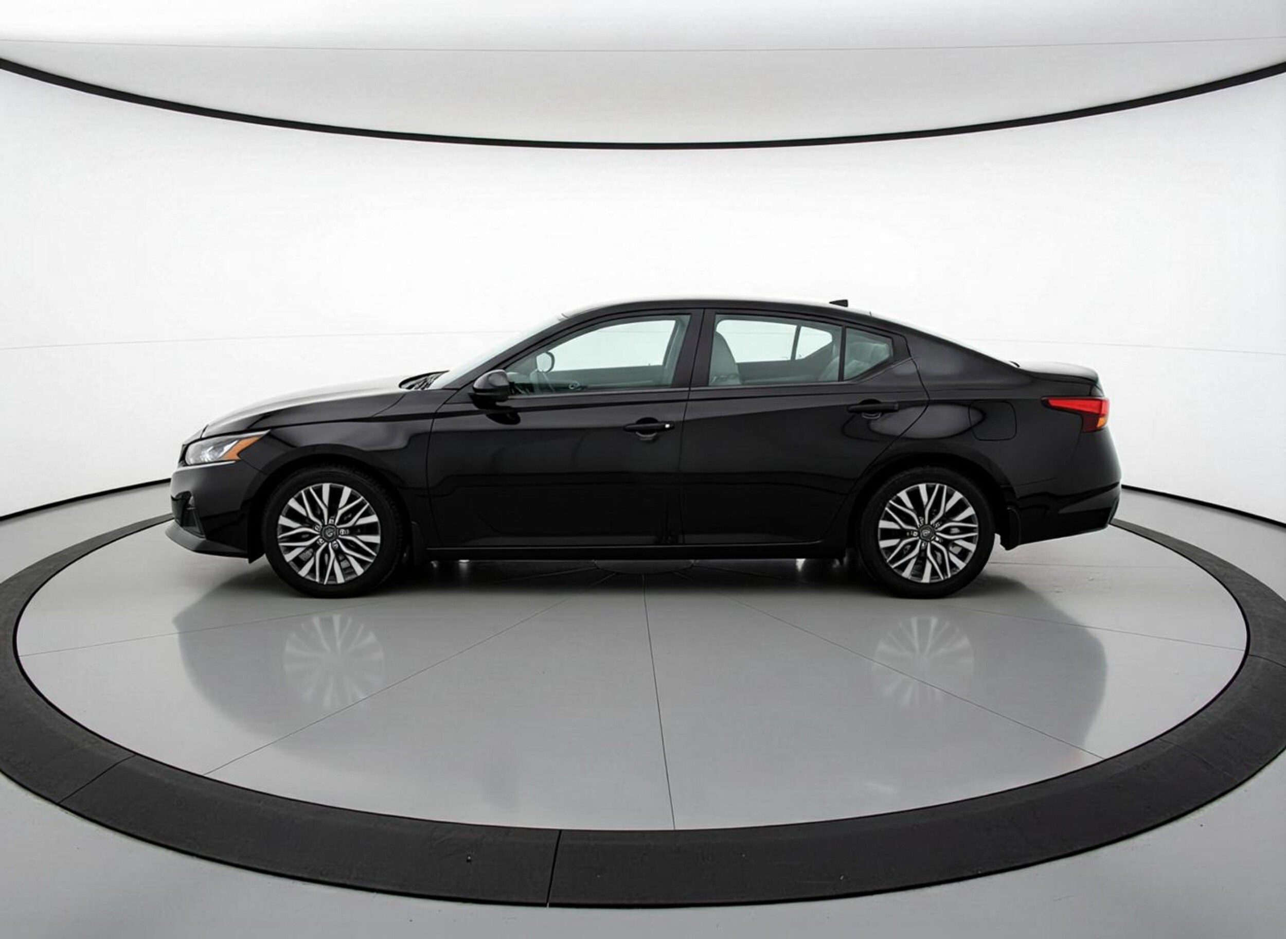 Thumbnail: 2025 Nissan Altima - 4