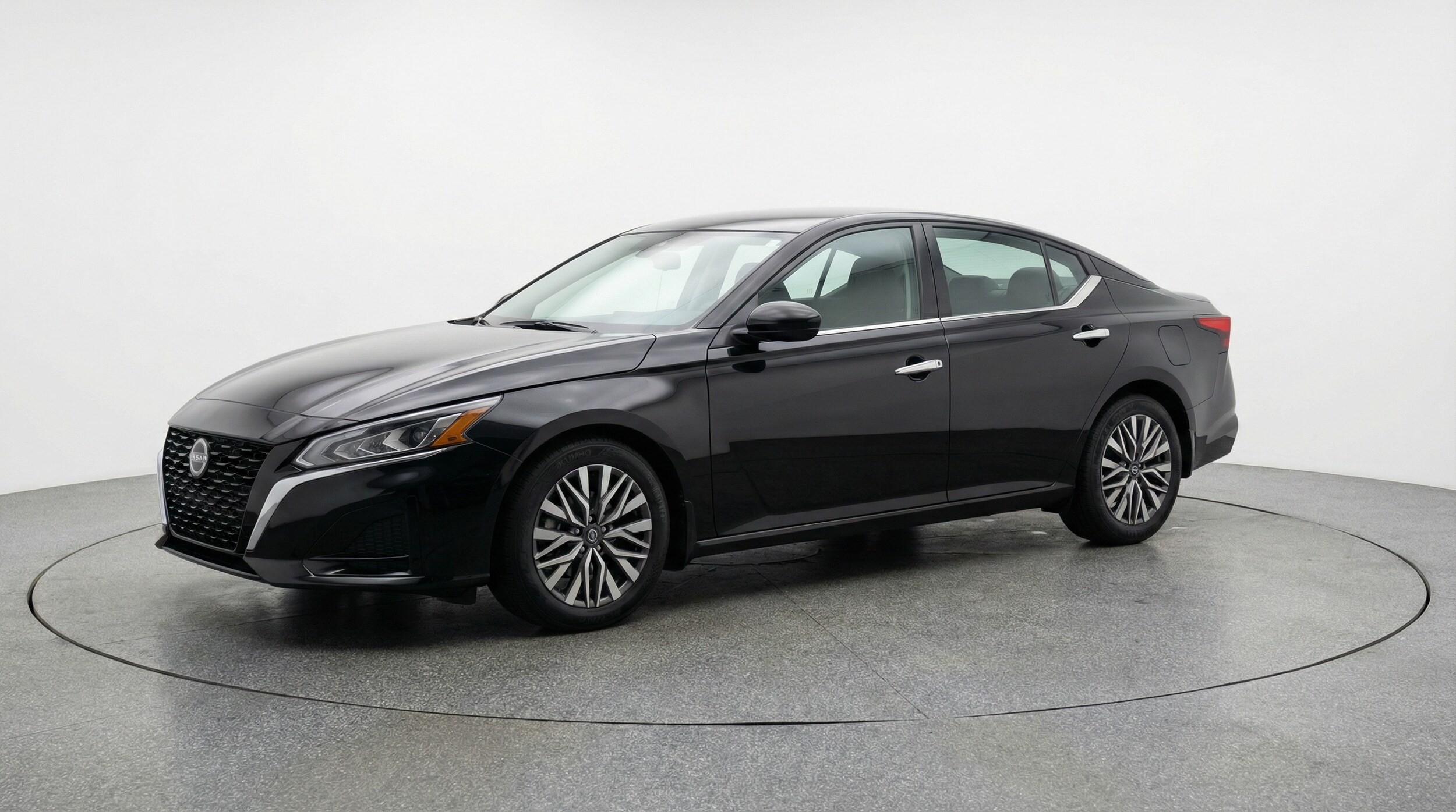 Thumbnail: 2025 Nissan Altima - 3