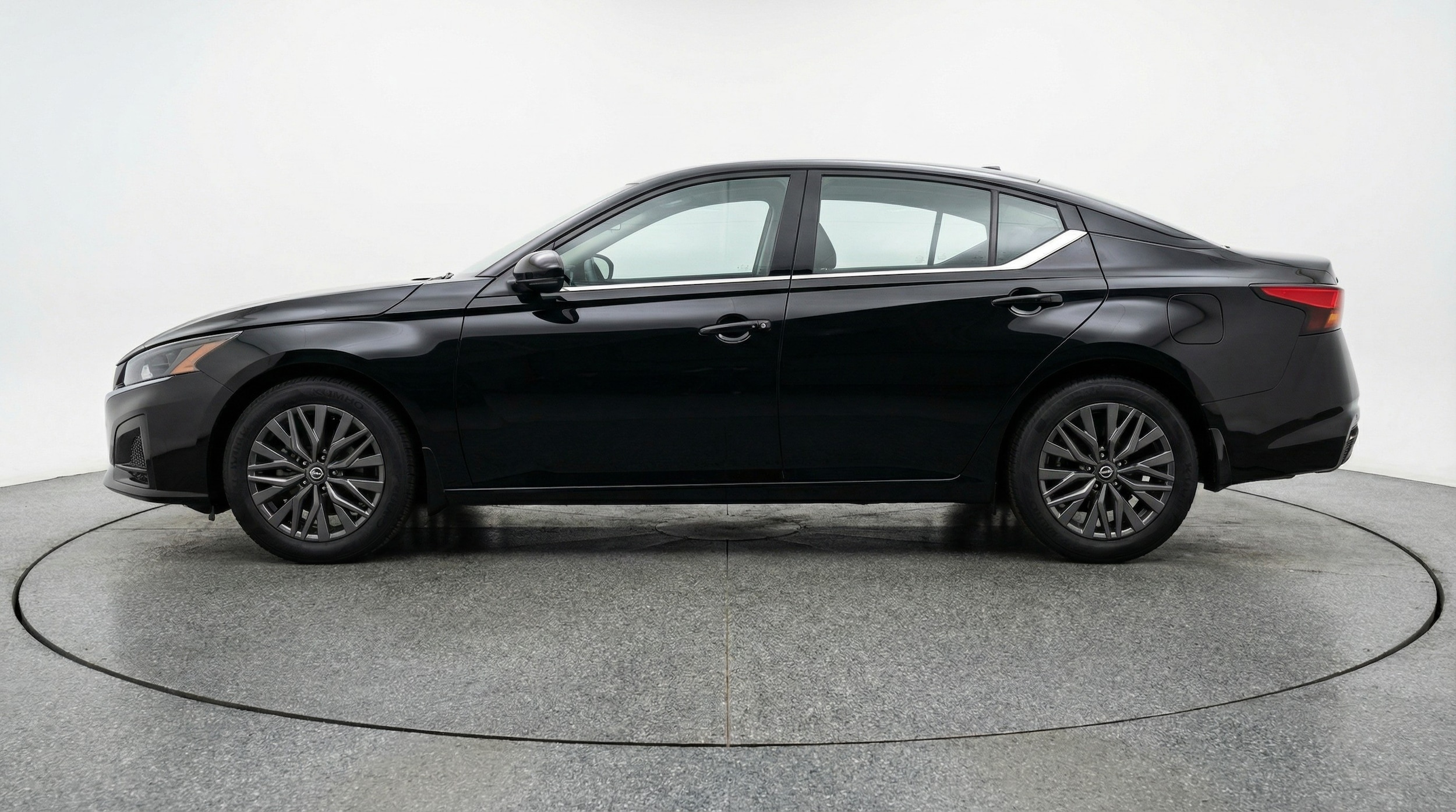 Thumbnail: 2025 Nissan Altima - 4
