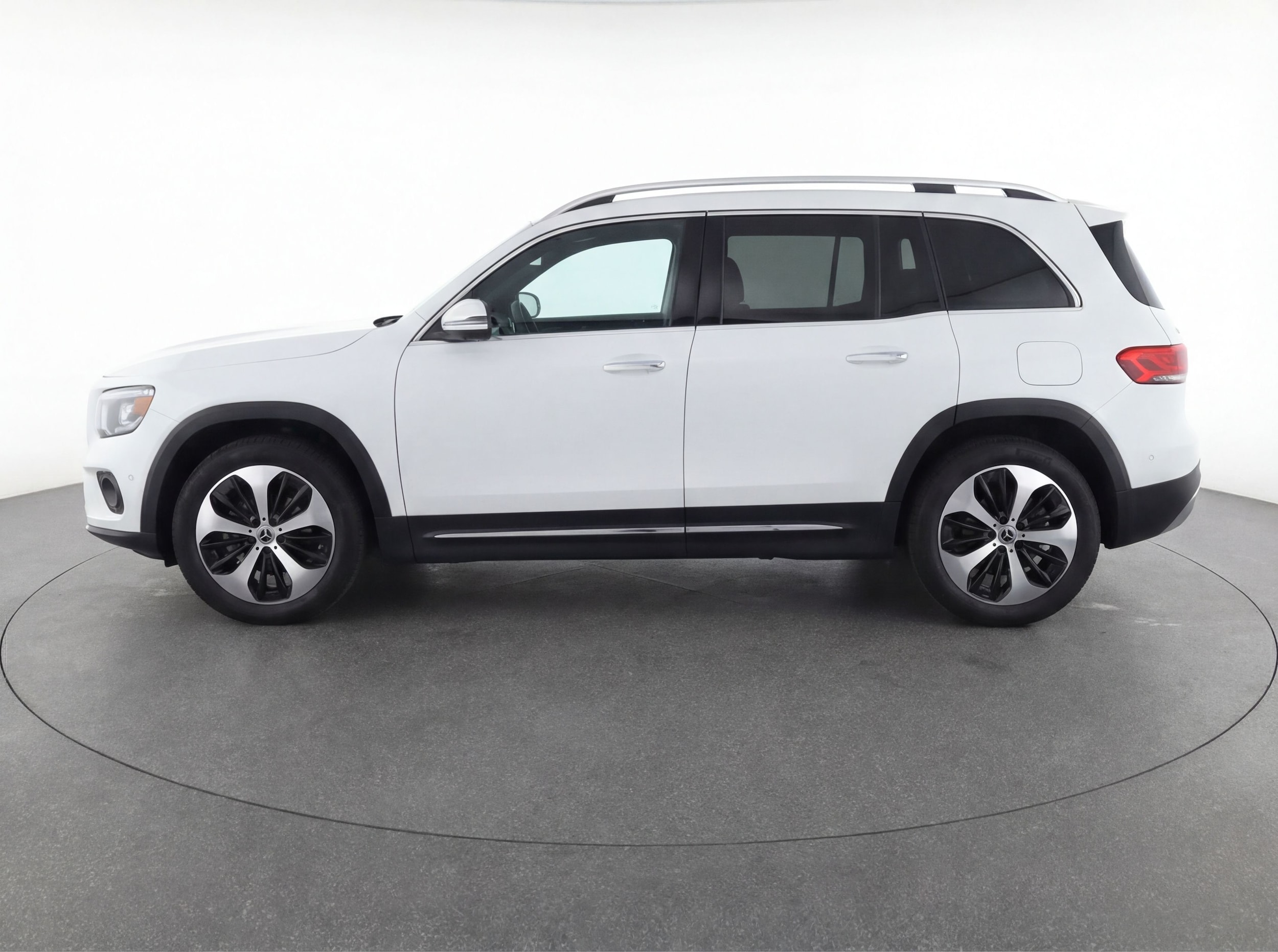 Thumbnail: 2025 Mercedes-Benz GLB - 4