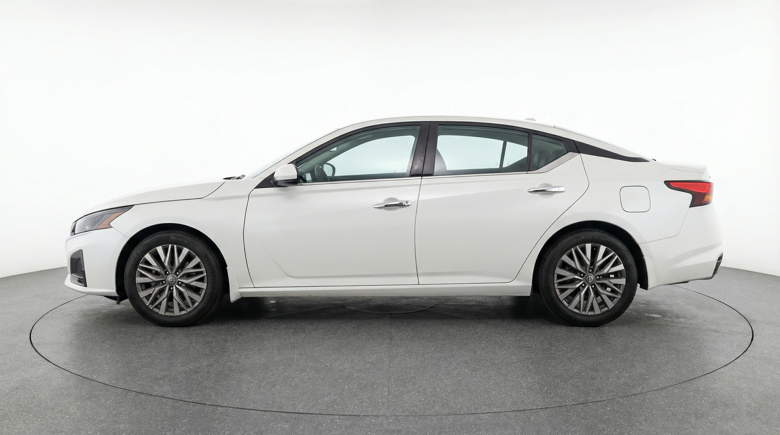 Thumbnail: 2025 Nissan Altima - 4