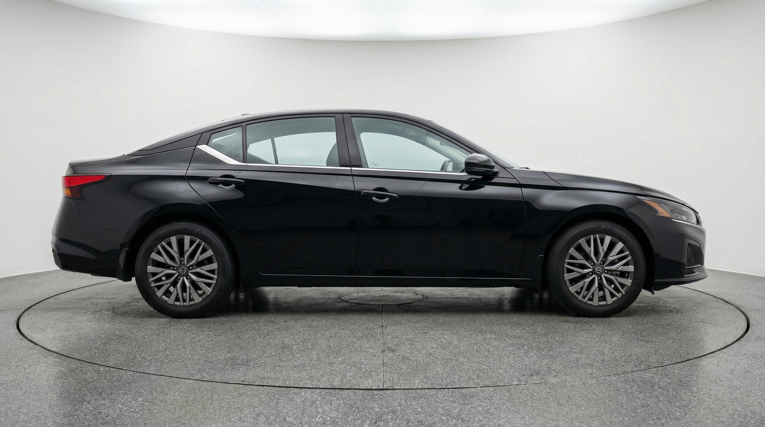Thumbnail: 2025 Nissan Altima - 8