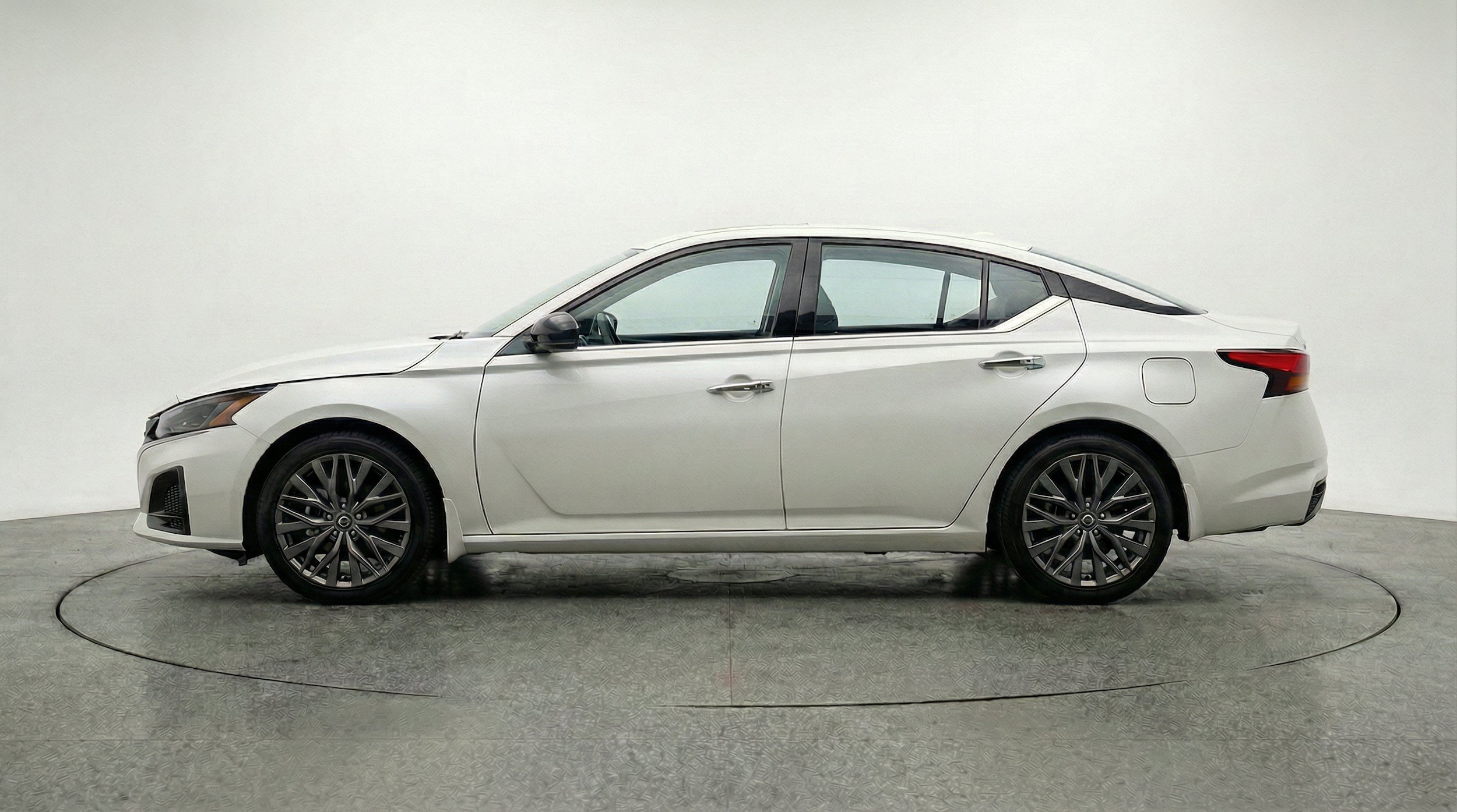 Thumbnail: 2025 Nissan Altima - 5