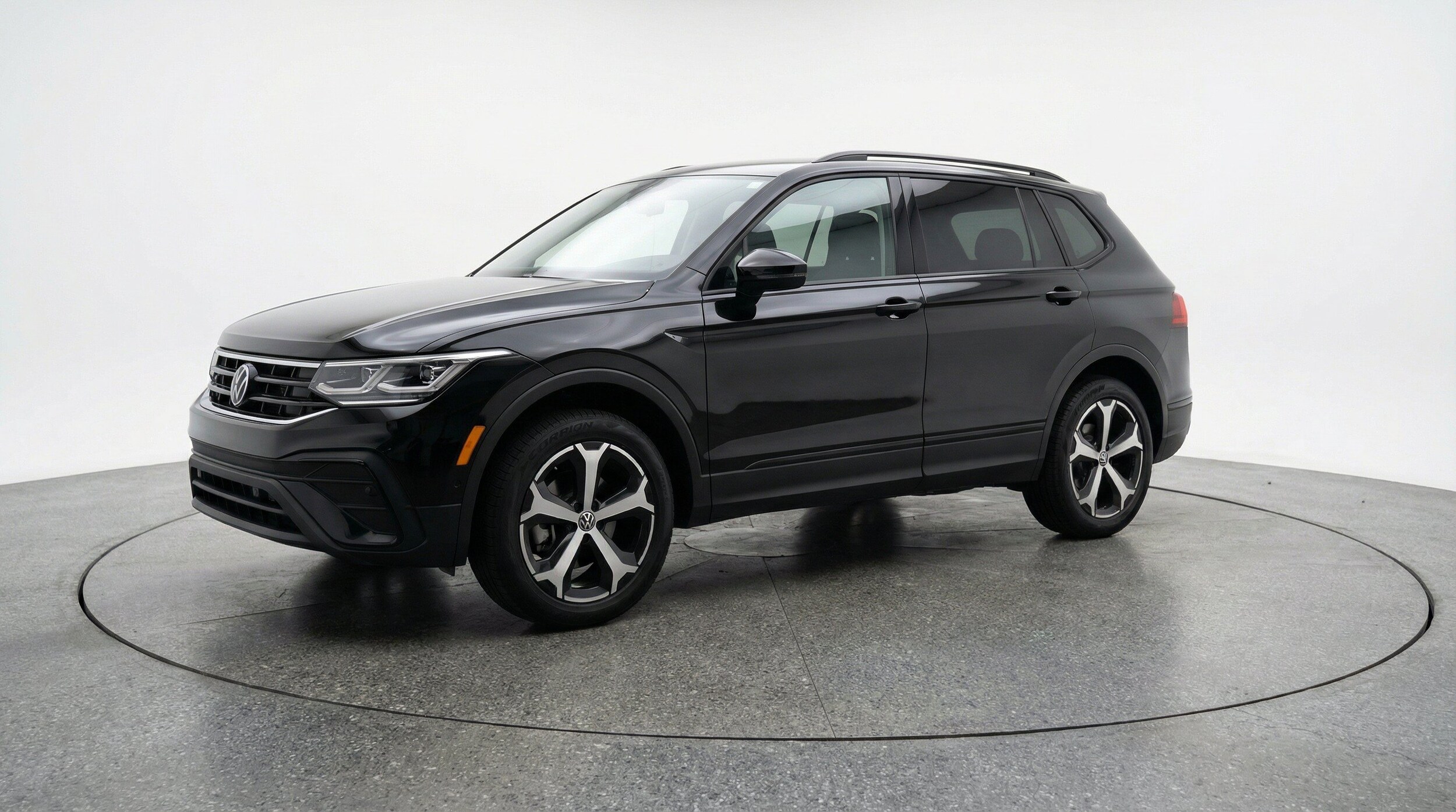 Thumbnail: 2026 Volkswagen Tiguan - 3