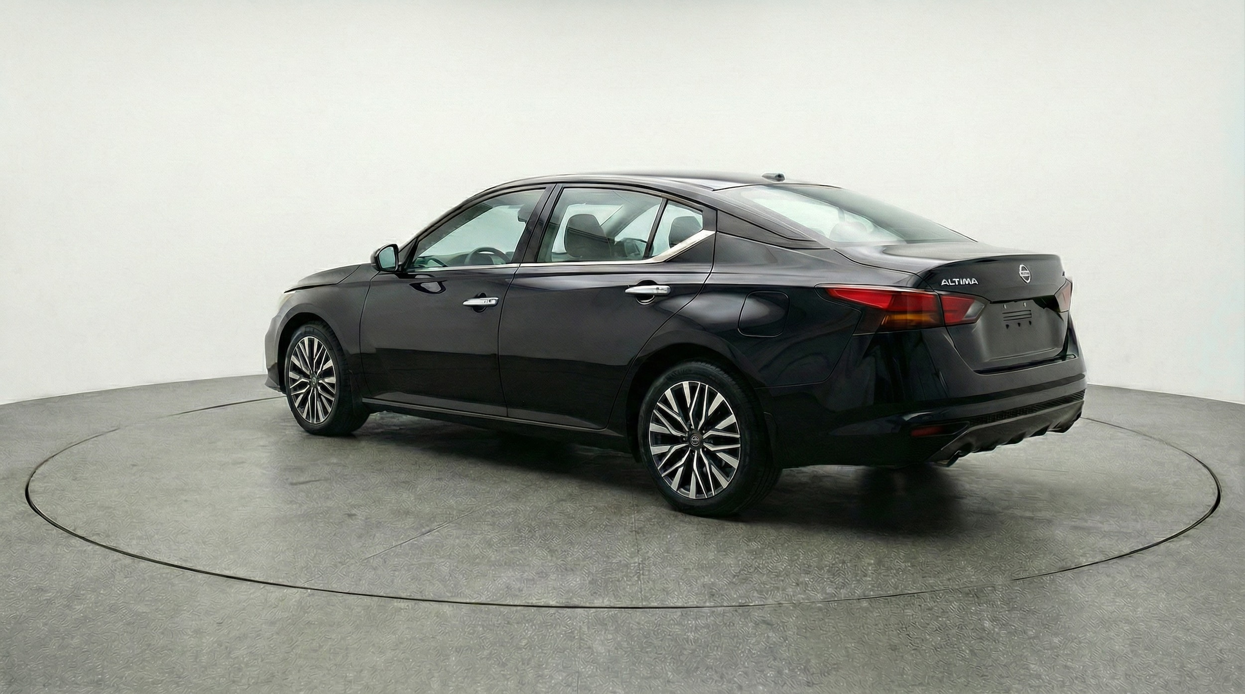 Thumbnail: 2025 Nissan Altima - 5