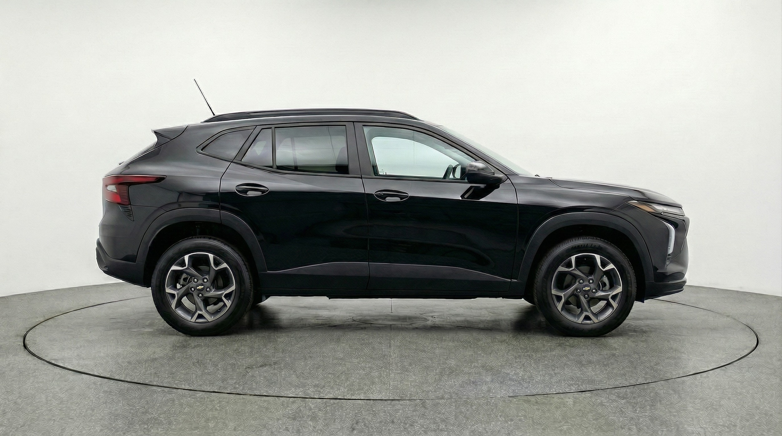 Thumbnail: 2025 Chevrolet Trax - 8