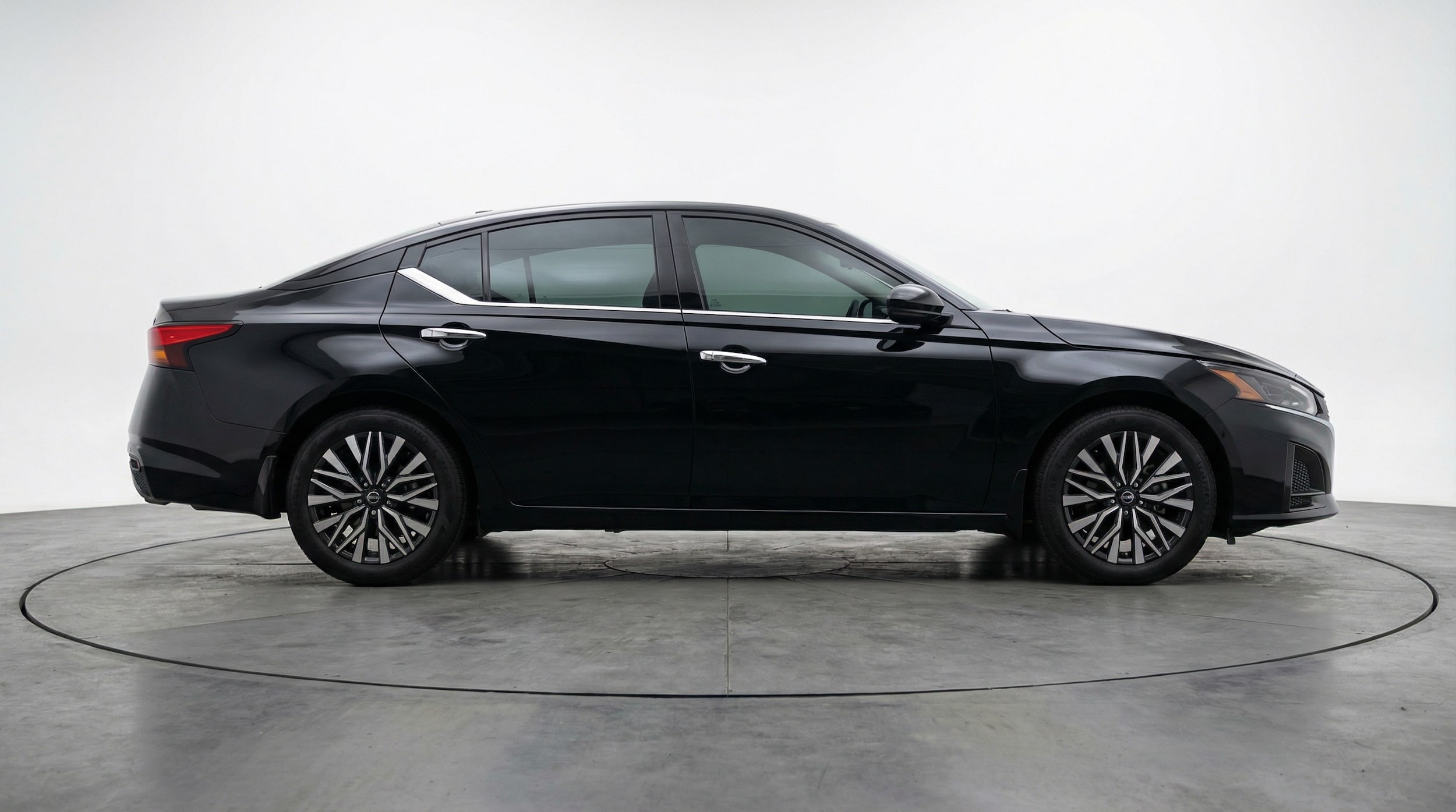Thumbnail: 2025 Nissan Altima - 8
