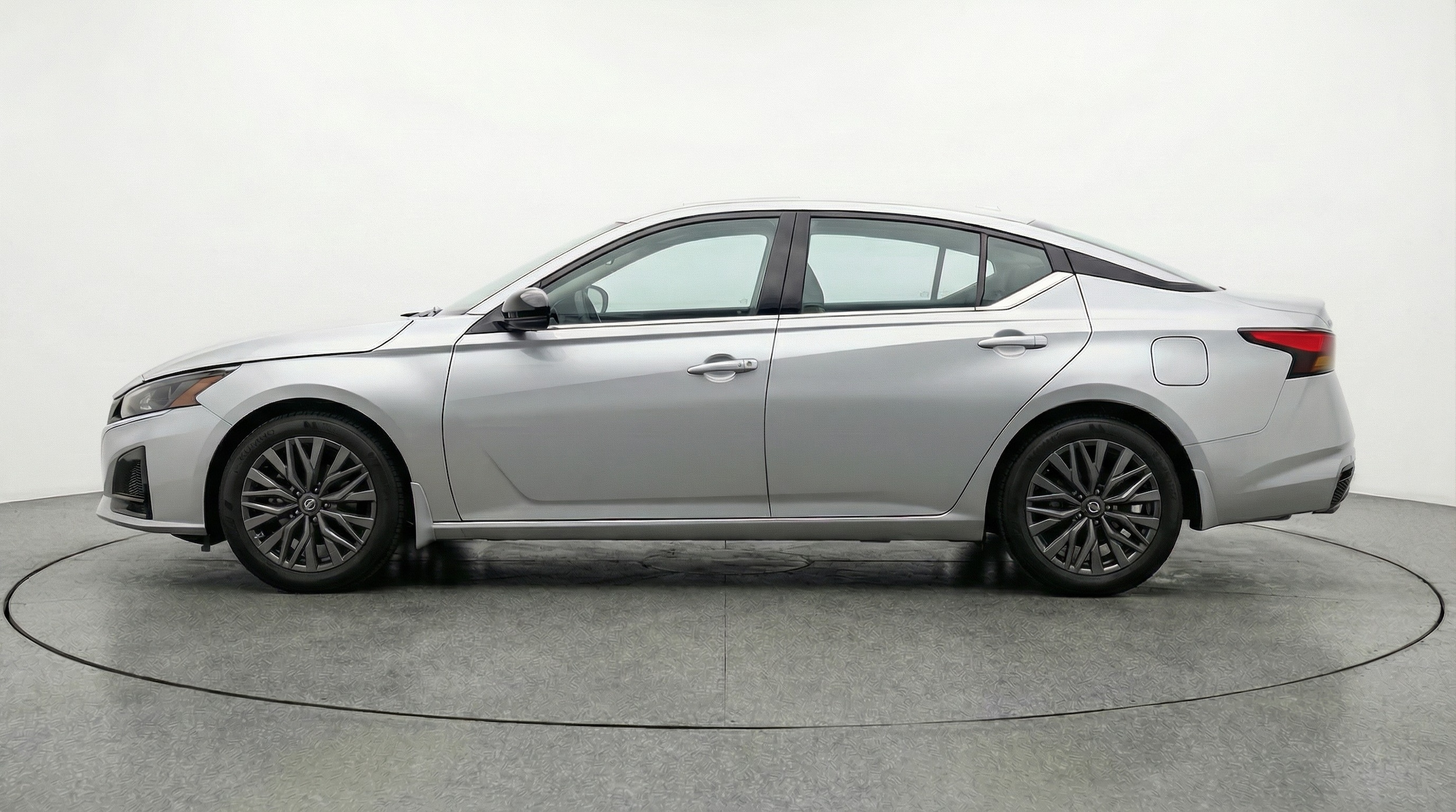 Thumbnail: 2025 Nissan Altima - 4