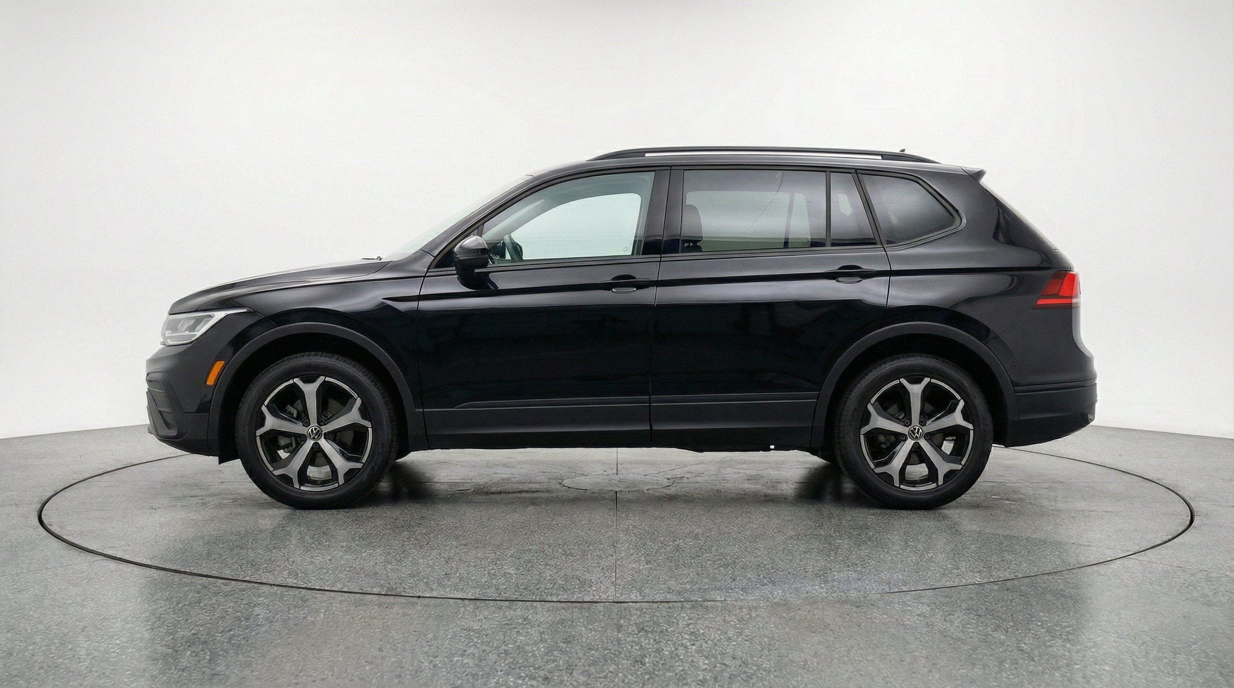 Thumbnail: 2026 Volkswagen Tiguan - 5