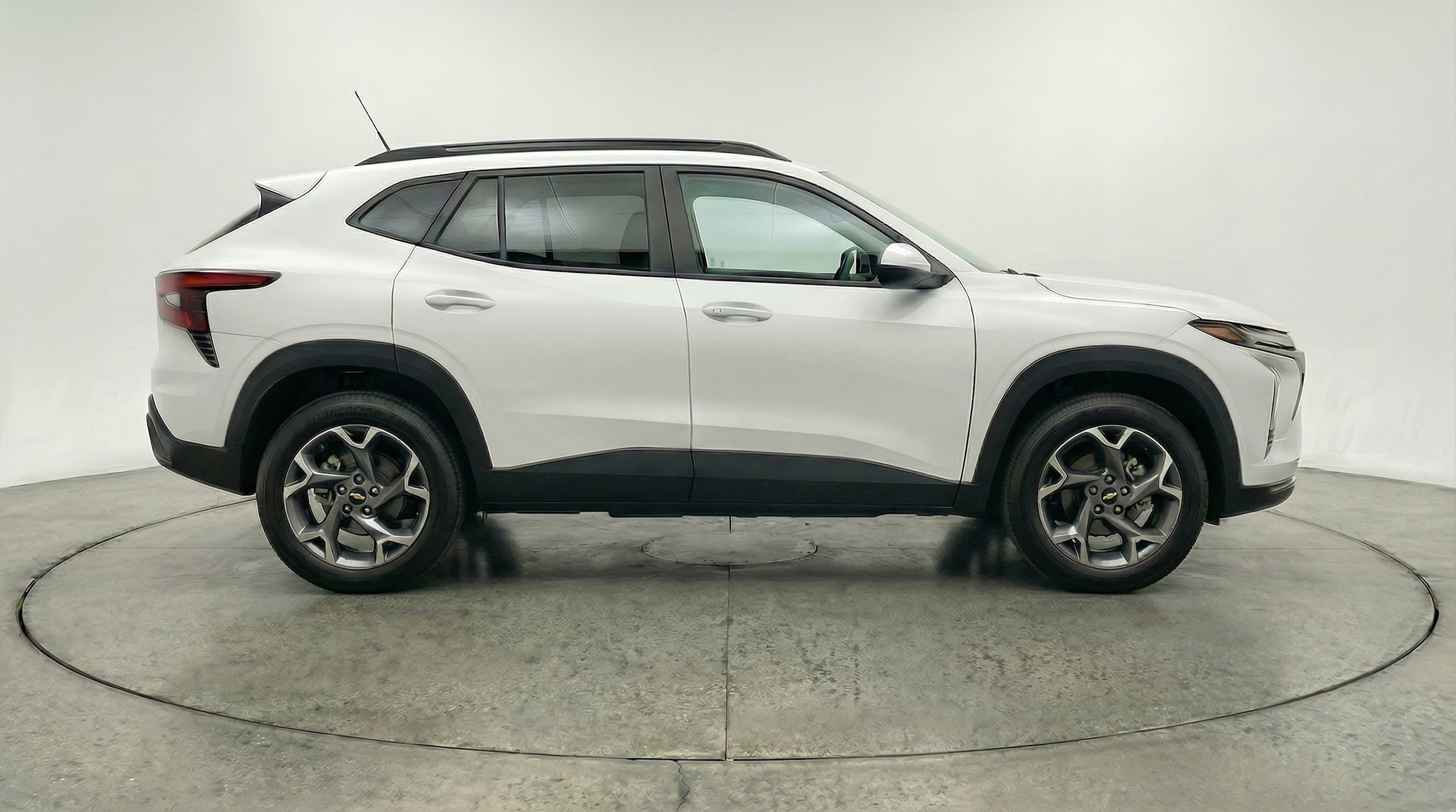 Thumbnail: 2025 Chevrolet Trax - 8