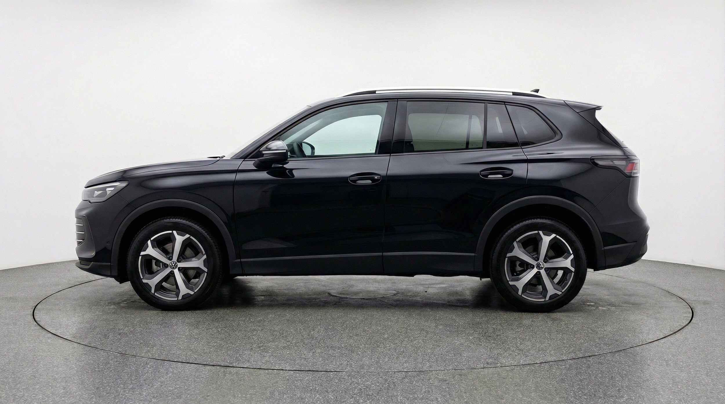 Thumbnail: 2026 Volkswagen Tiguan - 5