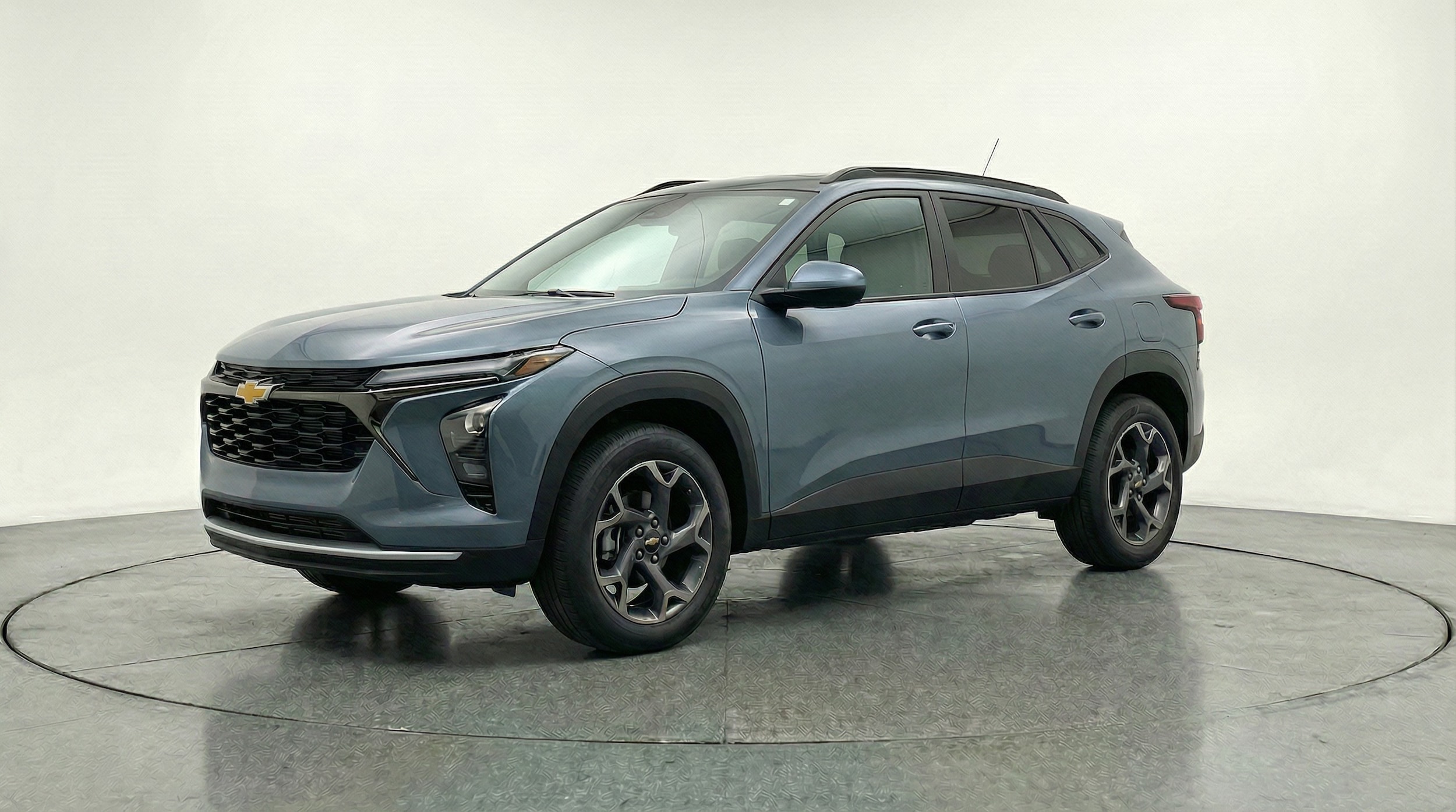 Thumbnail: 2025 Chevrolet Trax - 3