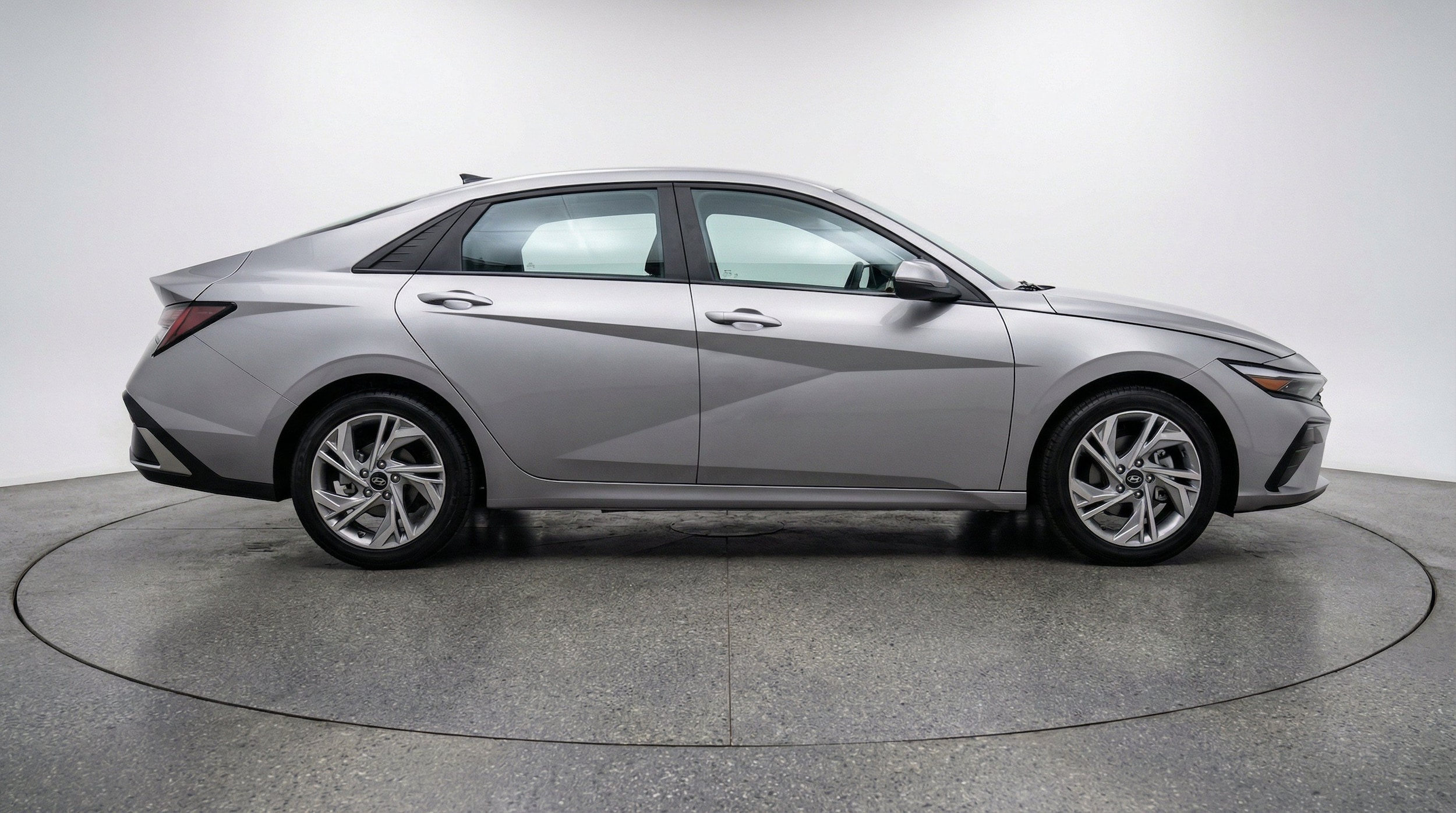 Thumbnail: 2025 Hyundai Elantra - 10