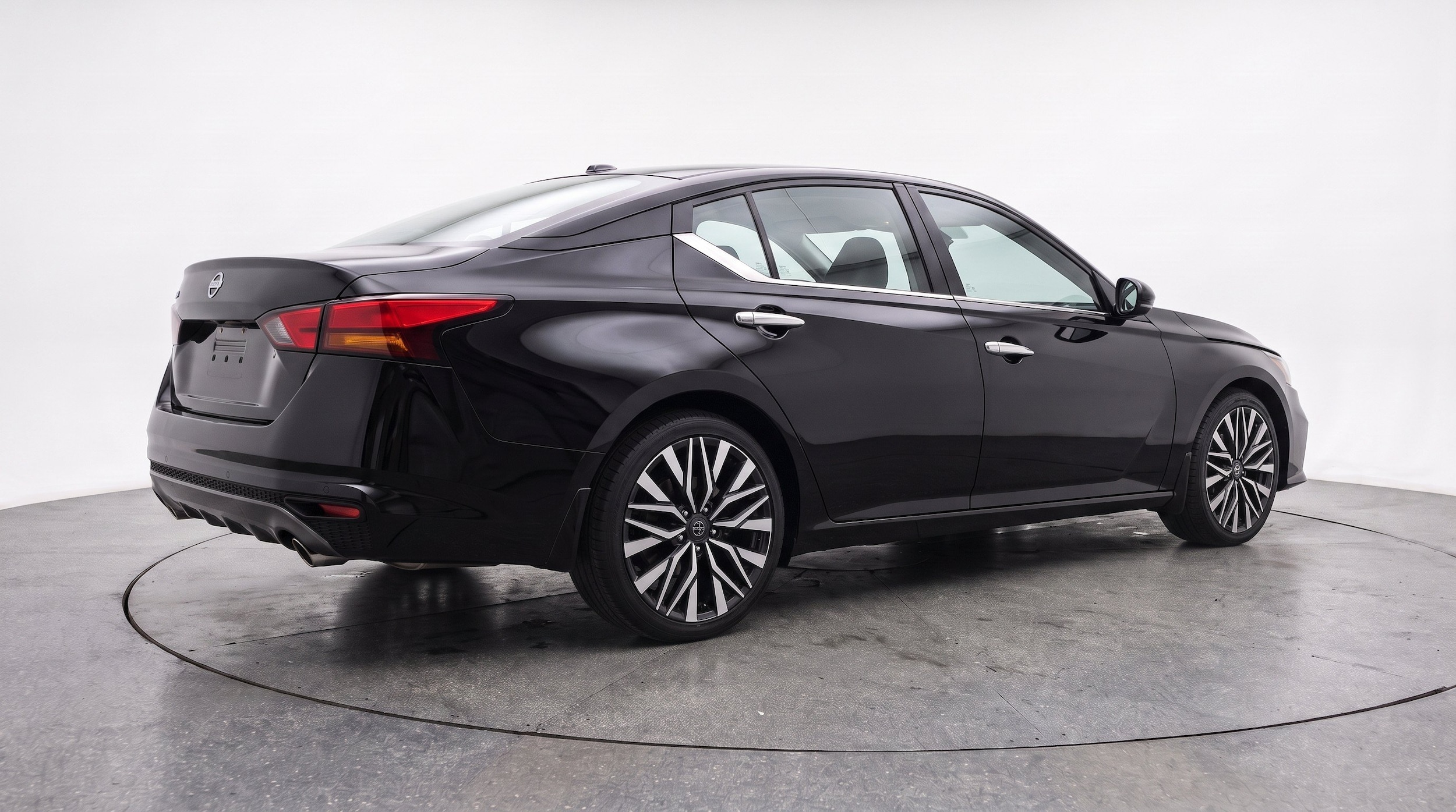 Thumbnail: 2025 Nissan Altima - 9