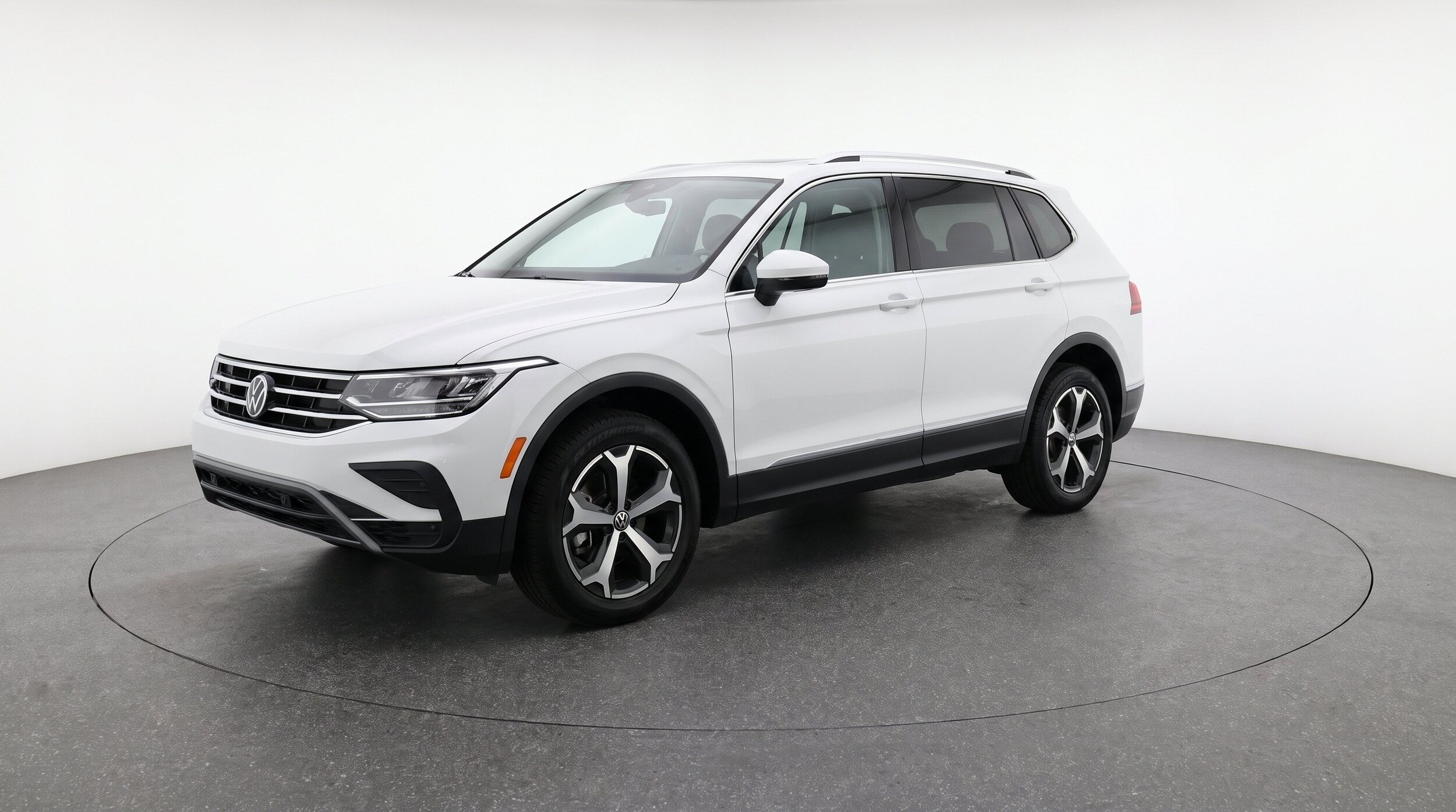 Thumbnail: 2026 Volkswagen Tiguan - 3