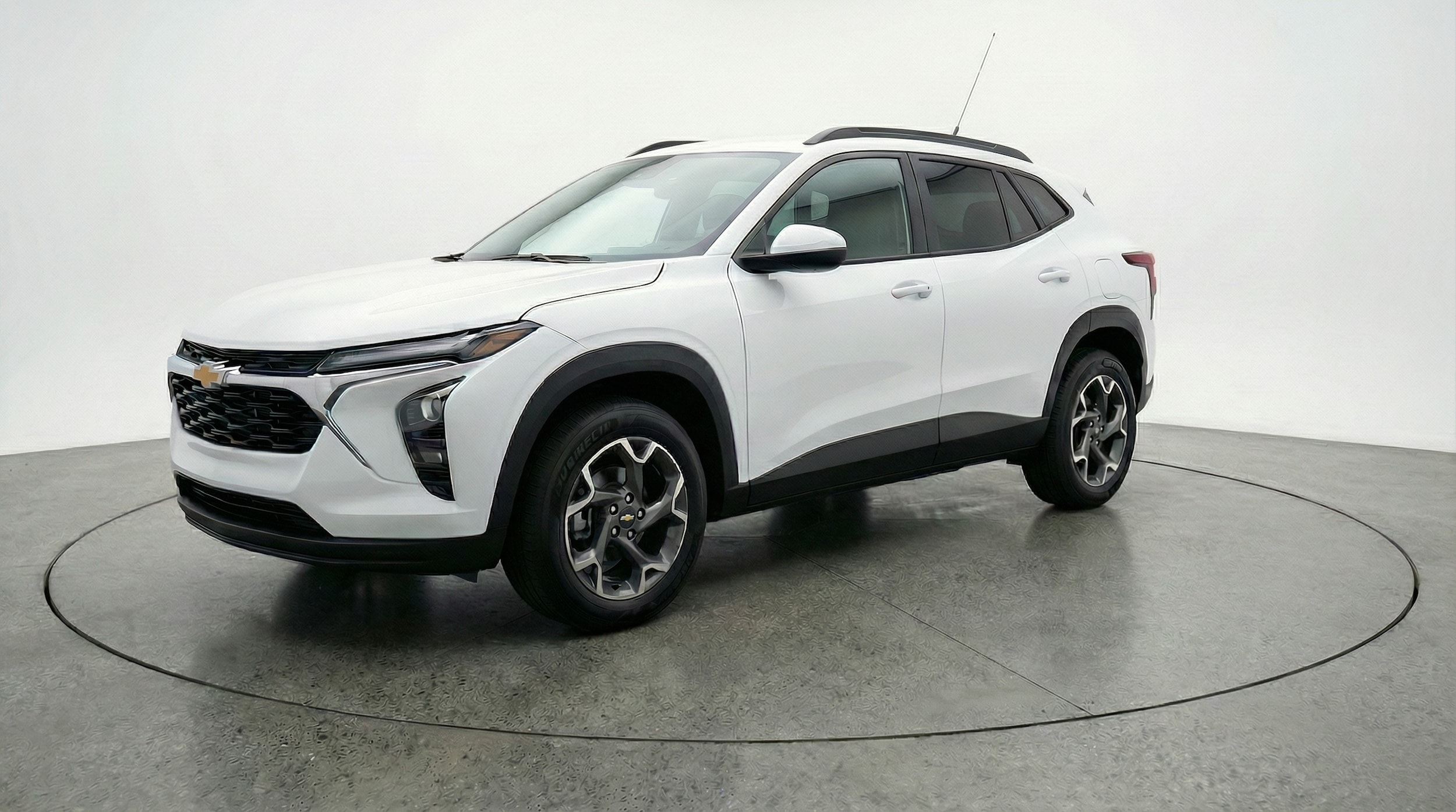 Thumbnail: 2025 Chevrolet Trax - 3