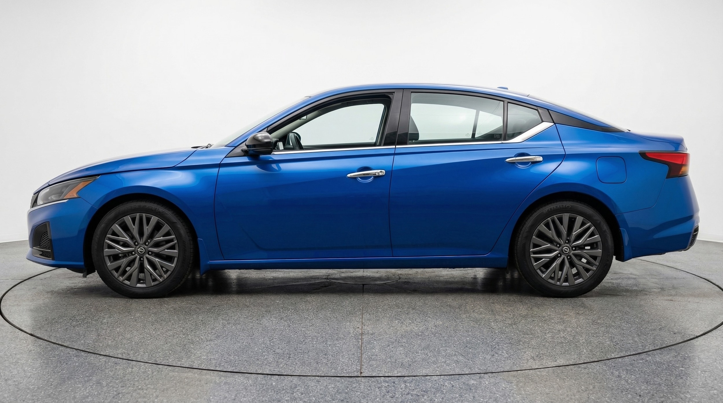 Thumbnail: 2025 Nissan Altima - 4