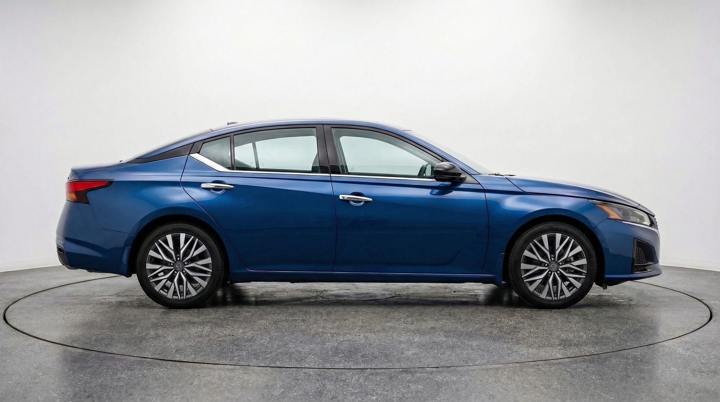 Thumbnail: 2025 Nissan Altima - 8