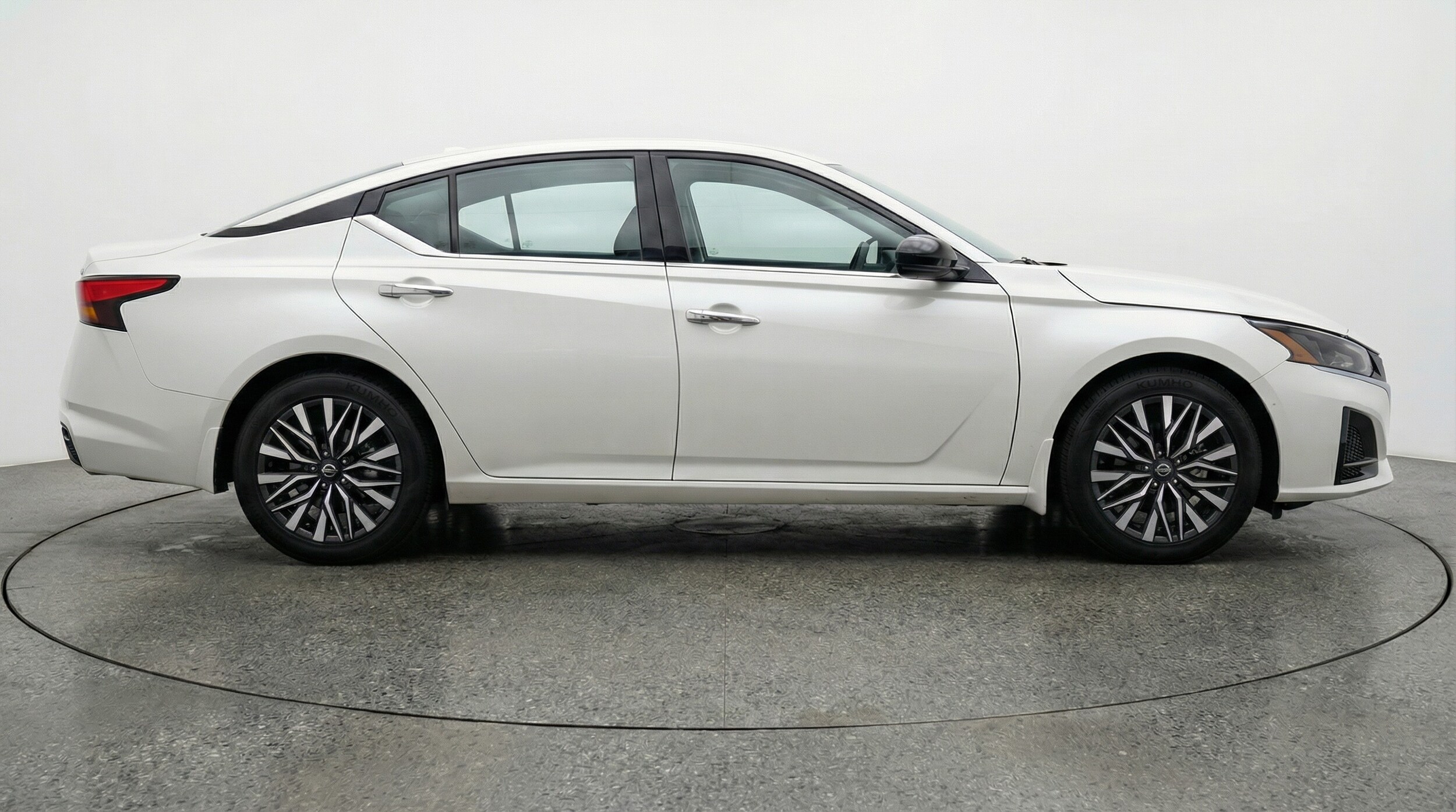 Thumbnail: 2025 Nissan Altima - 8