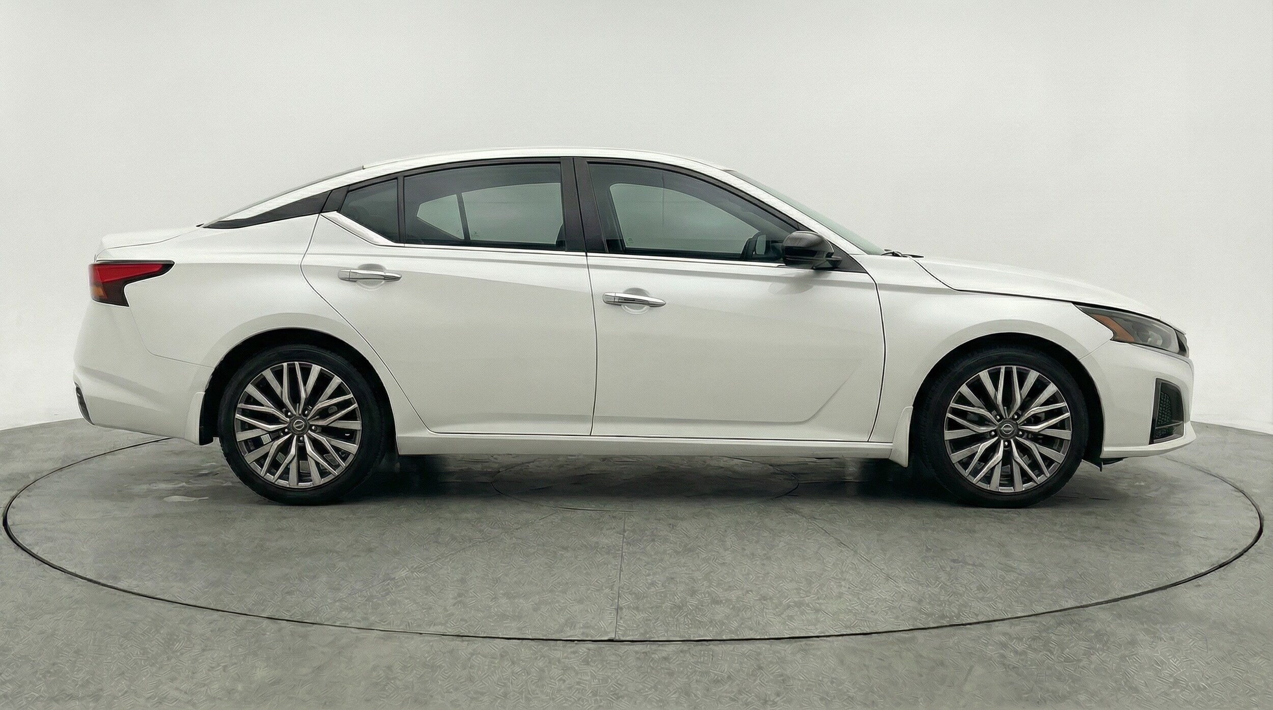 Thumbnail: 2025 Nissan Altima - 8