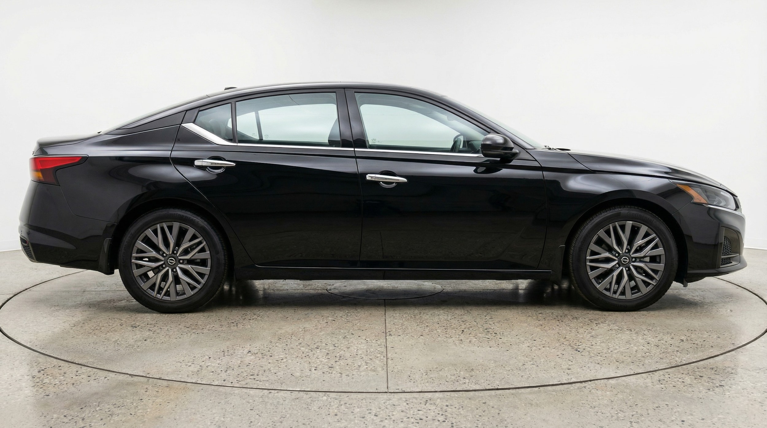 Thumbnail: 2025 Nissan Altima - 8