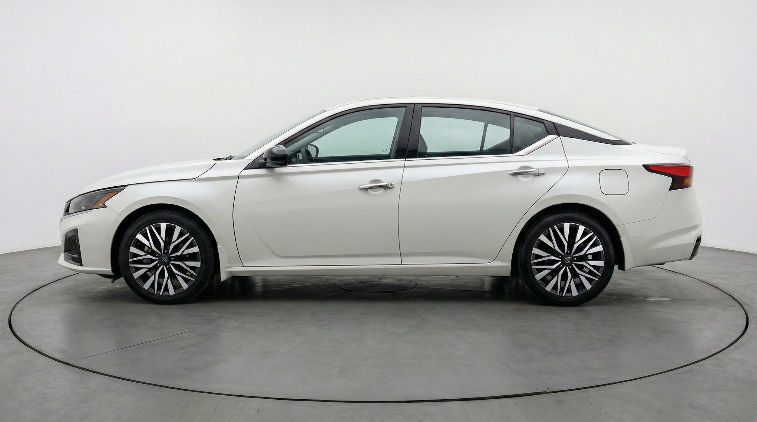 Thumbnail: 2025 Nissan Altima - 4