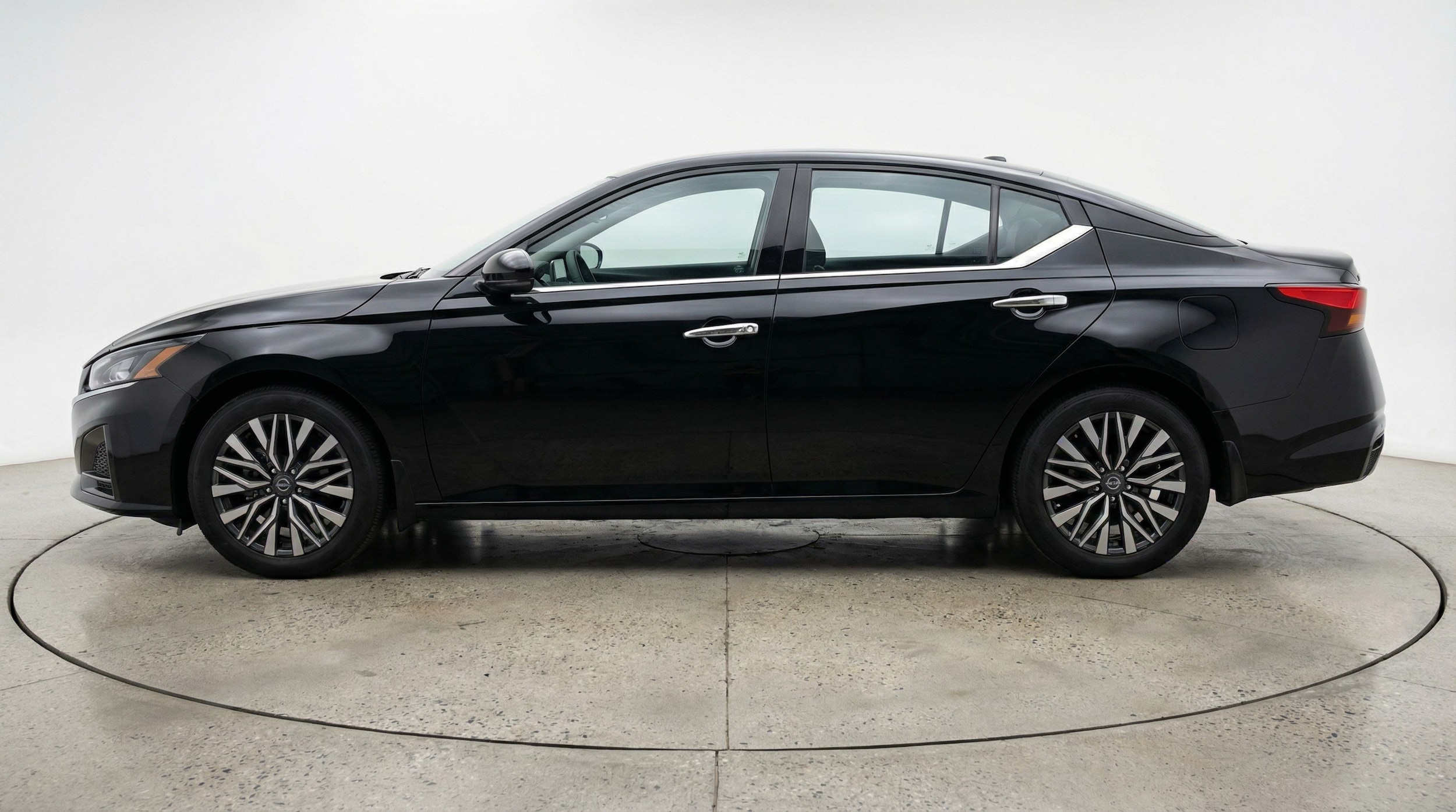Thumbnail: 2025 Nissan Altima - 4
