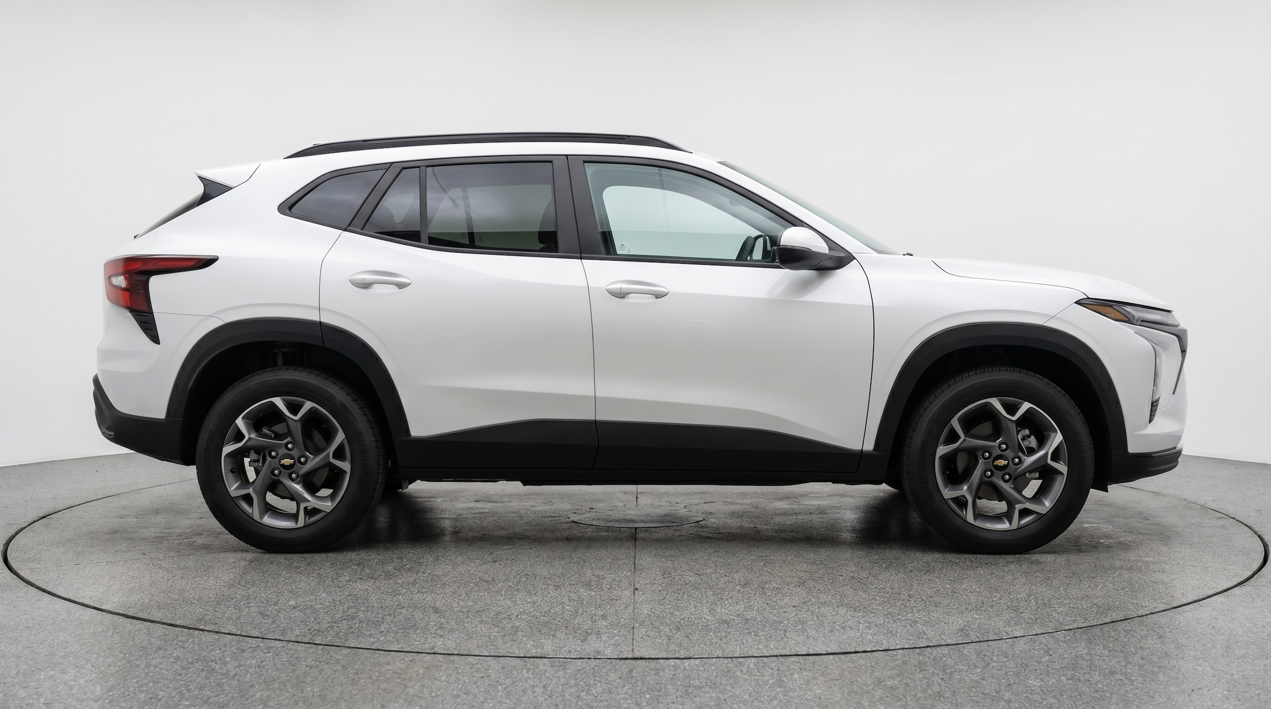 Thumbnail: 2025 Chevrolet Trax - 8