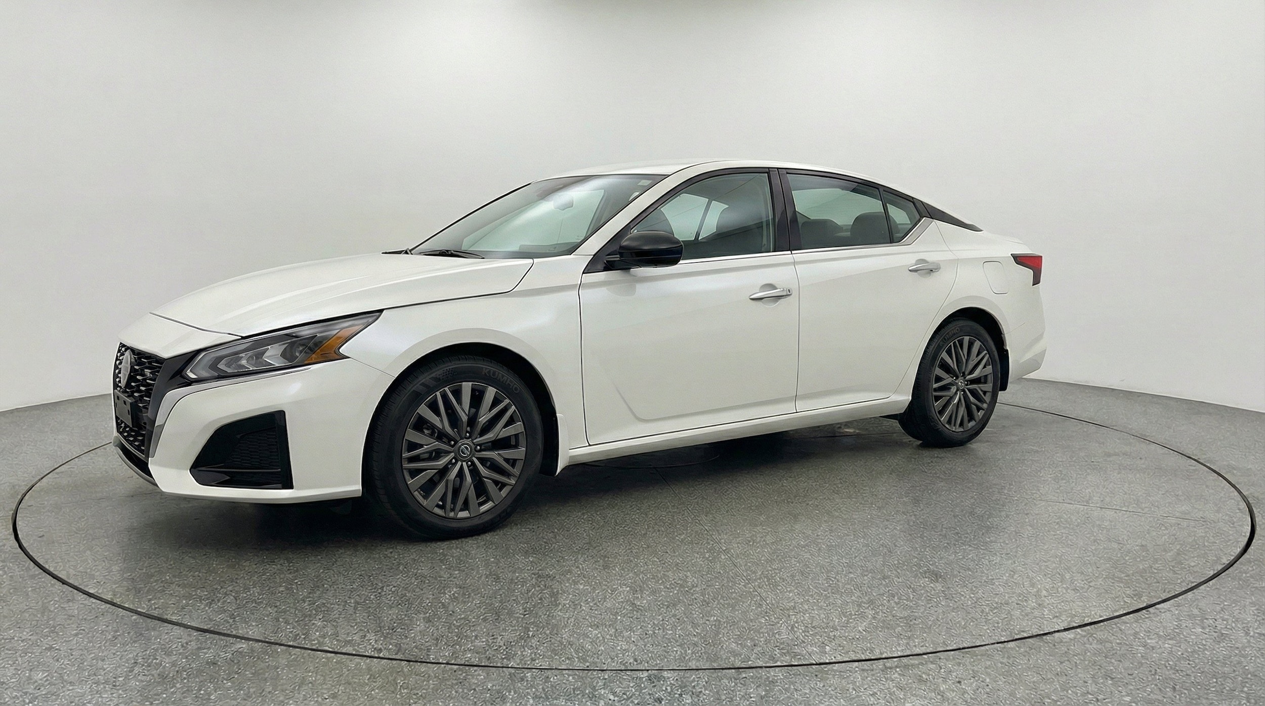 Thumbnail: 2025 Nissan Altima - 3