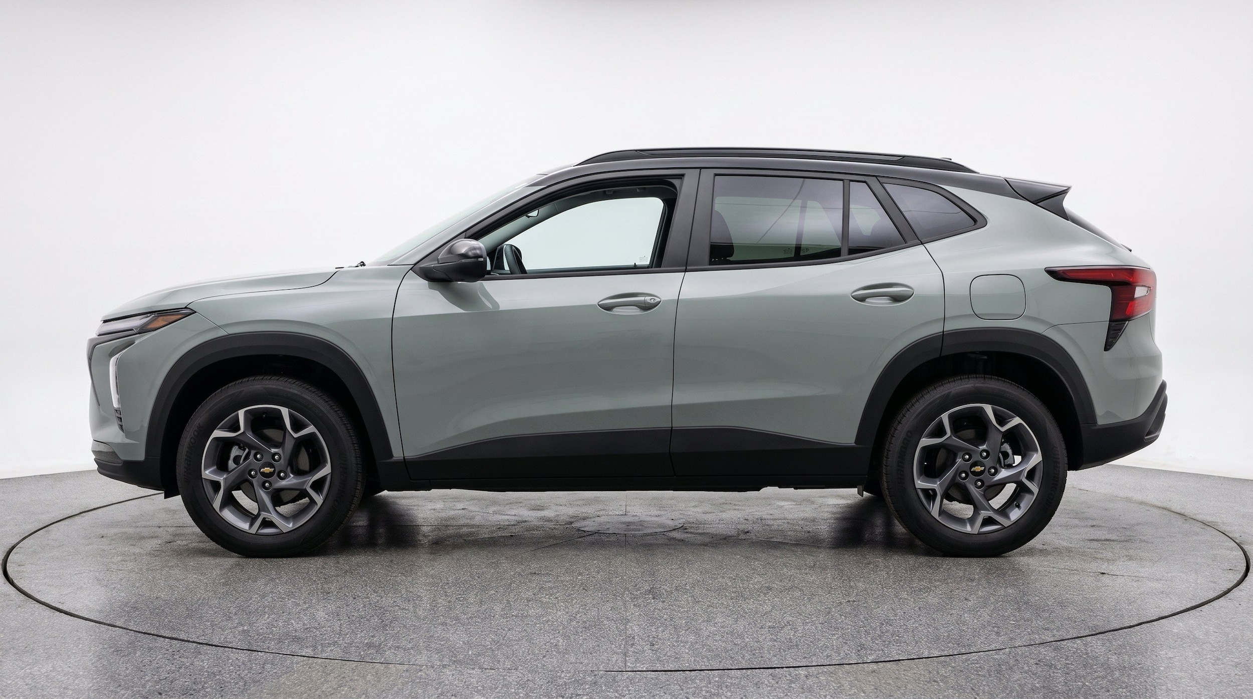 Thumbnail: 2025 Chevrolet Trax - 5