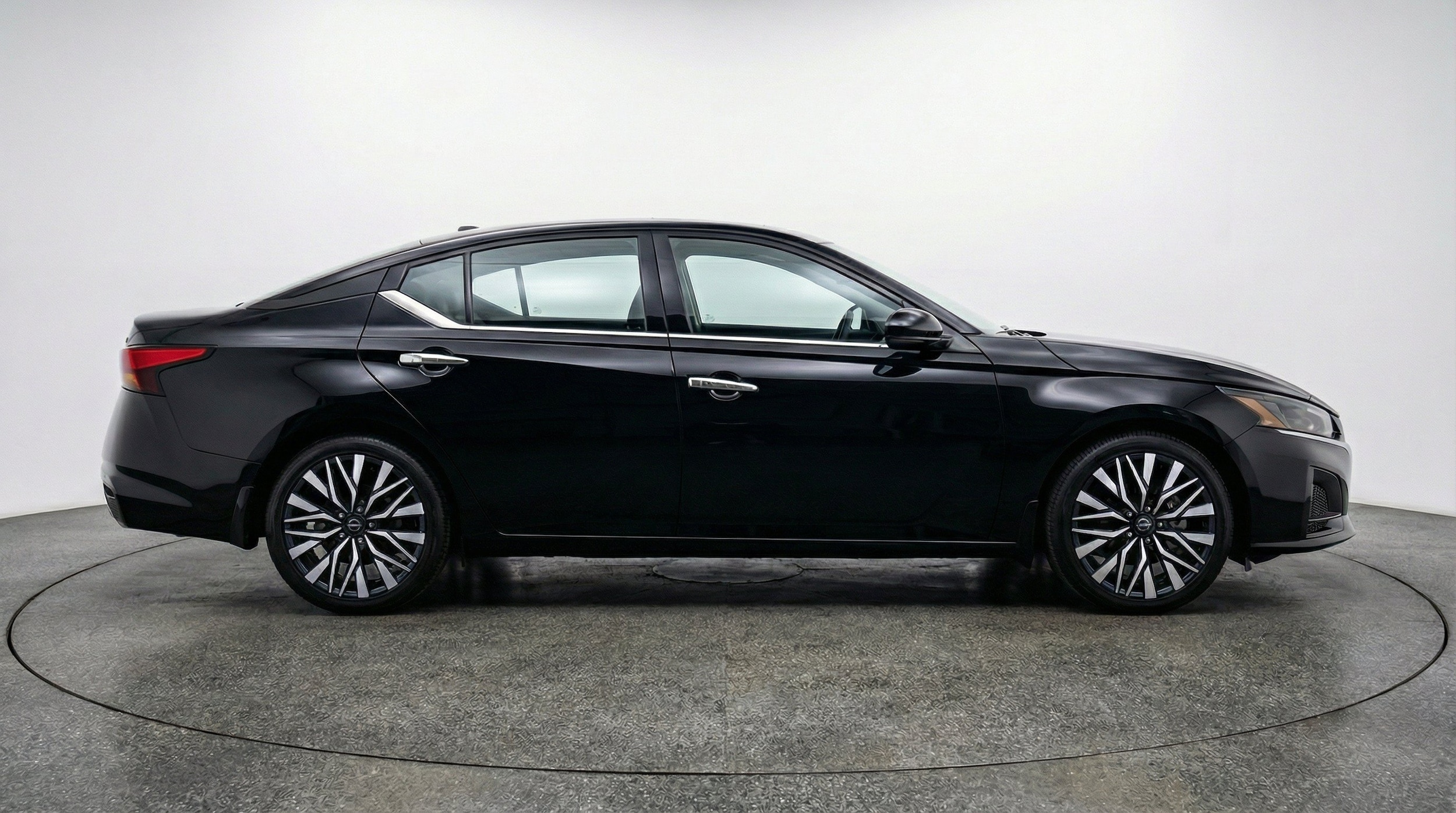 Thumbnail: 2025 Nissan Altima - 10