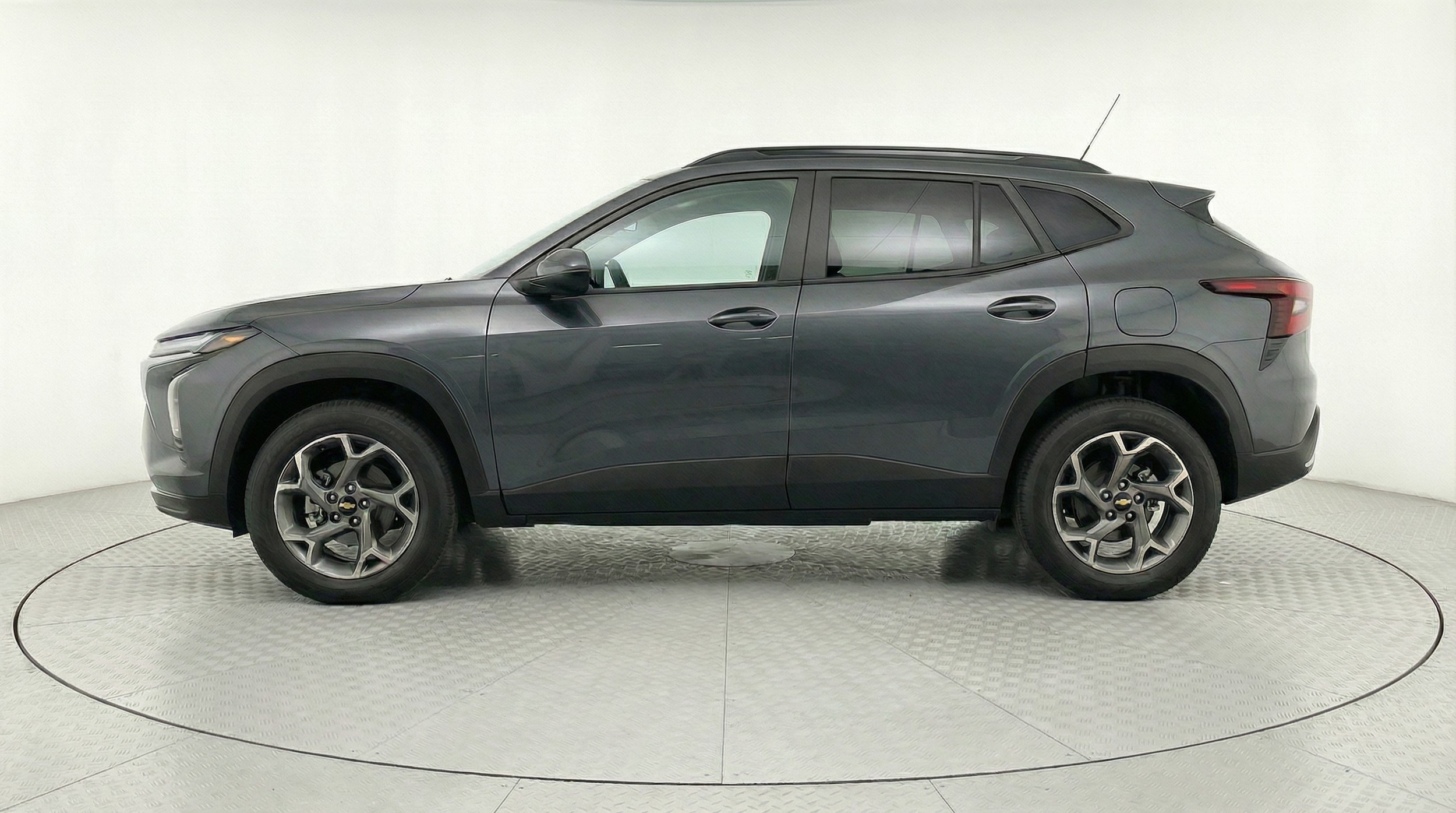 Thumbnail: 2025 Chevrolet Trax - 4