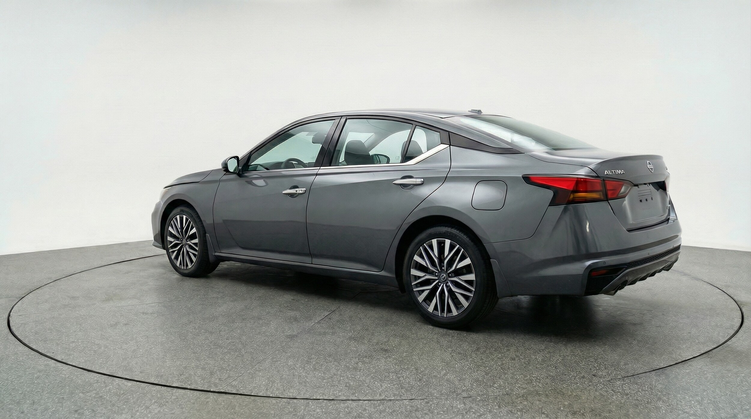 Thumbnail: 2025 Nissan Altima - 5