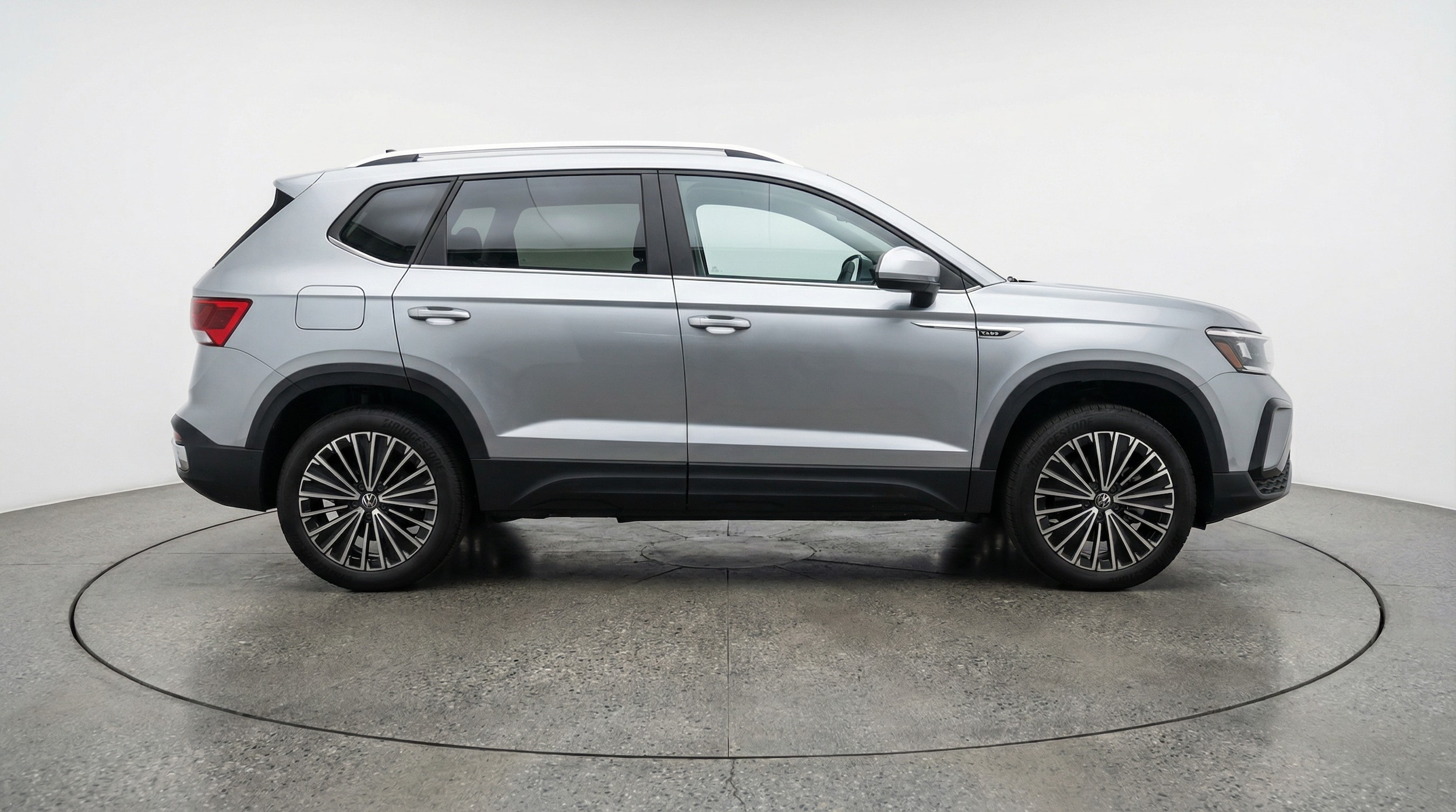 Thumbnail: 2025 Volkswagen Taos - 8