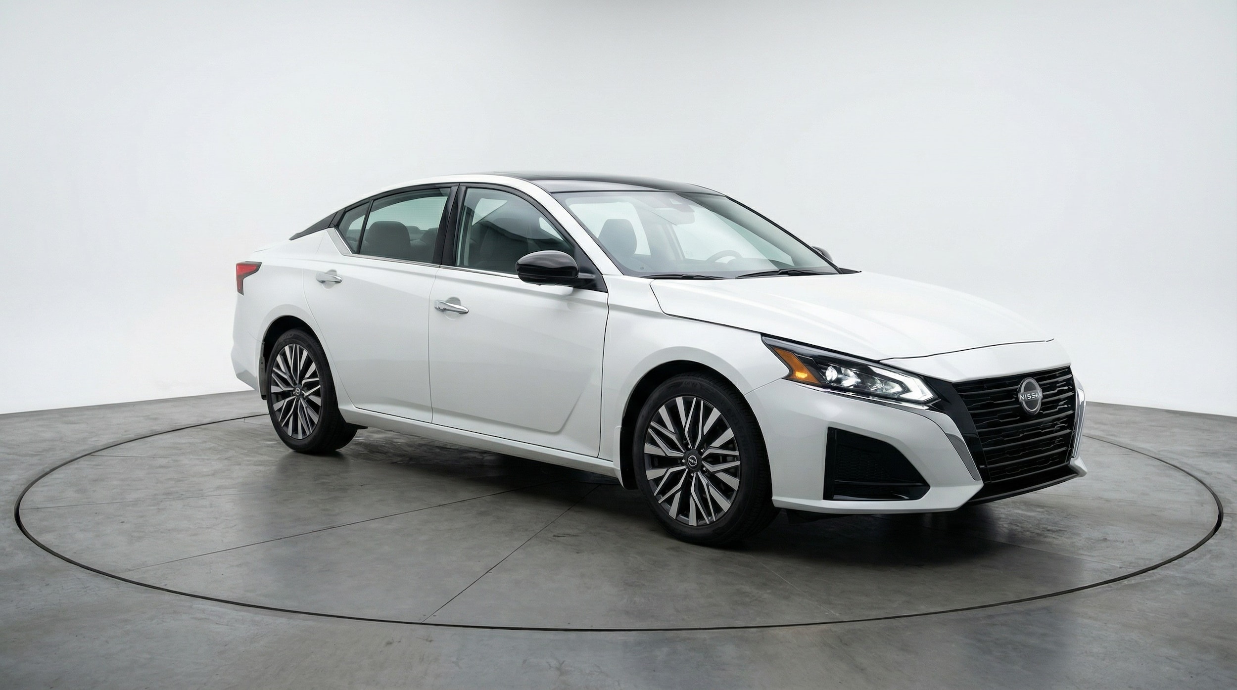 Thumbnail: 2025 Nissan Altima - 1