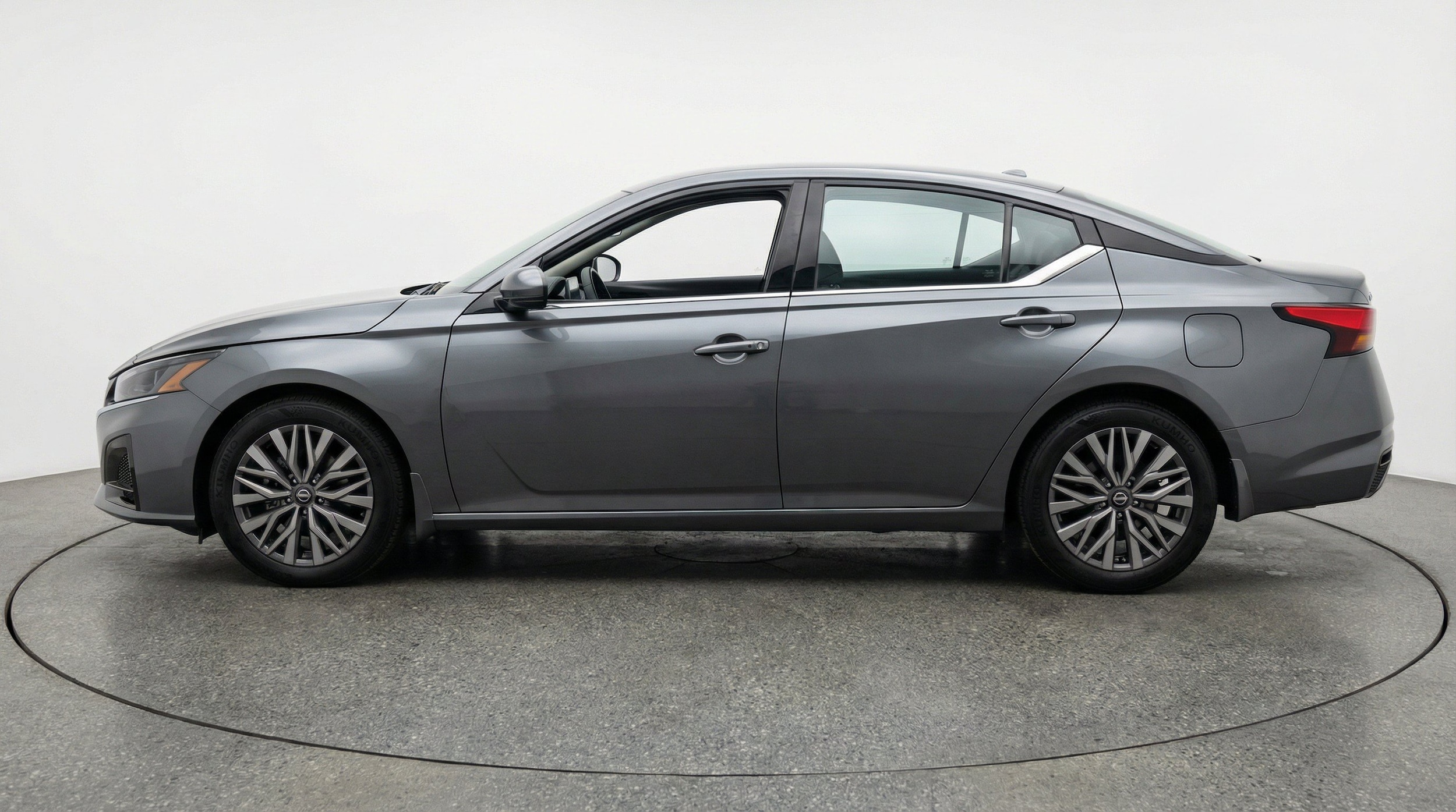 Thumbnail: 2025 Nissan Altima - 5