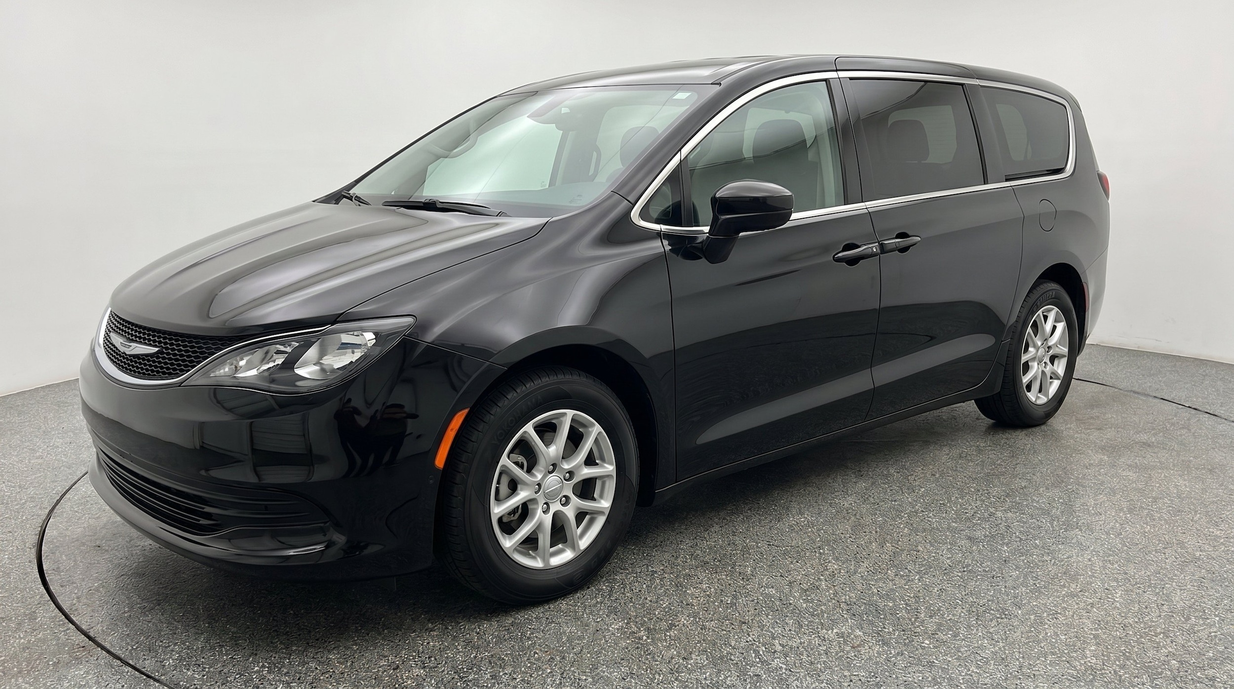 Thumbnail: 2024 Chrysler Voyager - 3