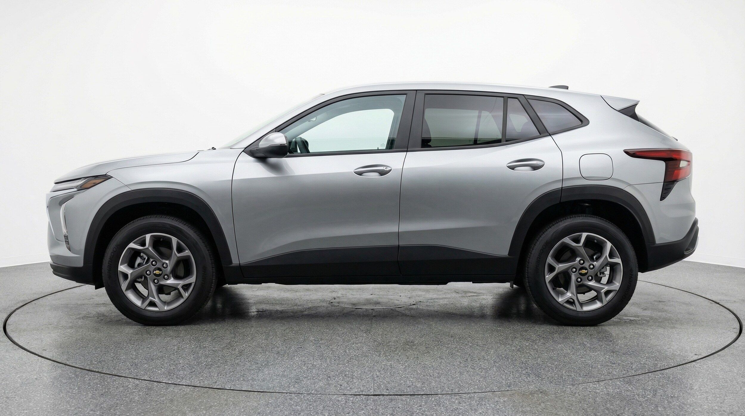 Thumbnail: 2025 Chevrolet Trax - 4