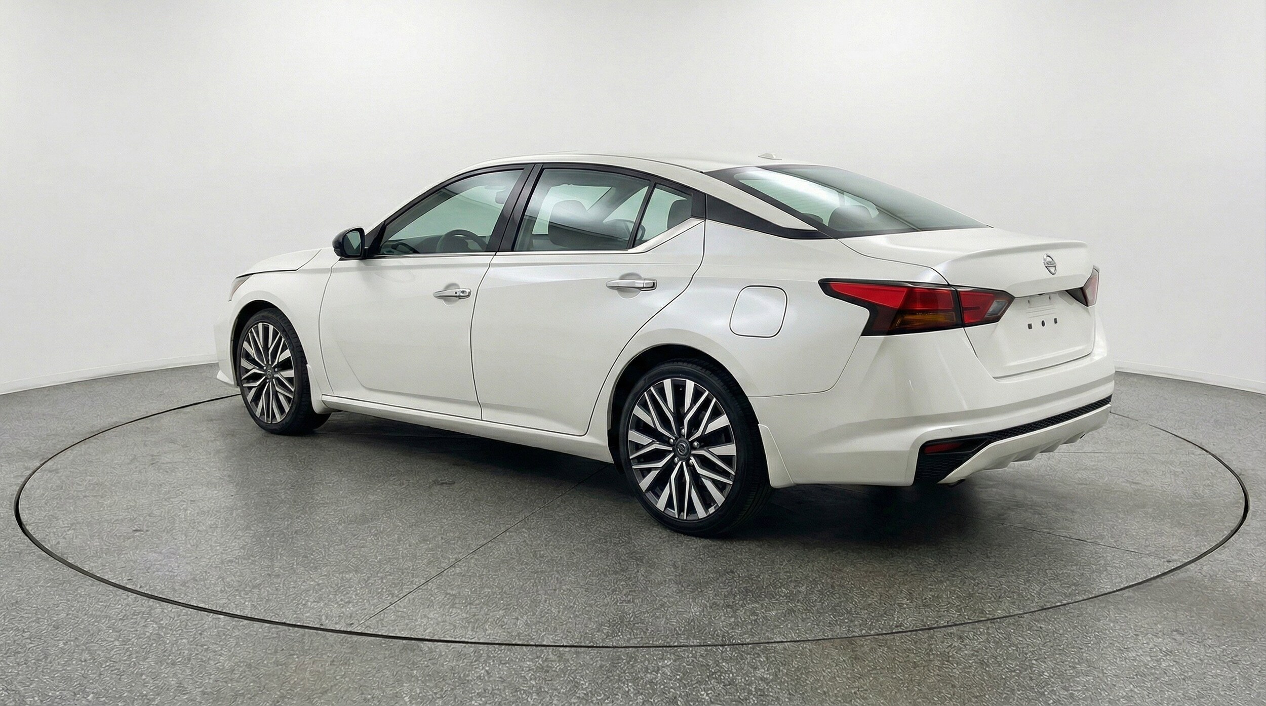 Thumbnail: 2025 Nissan Altima - 6